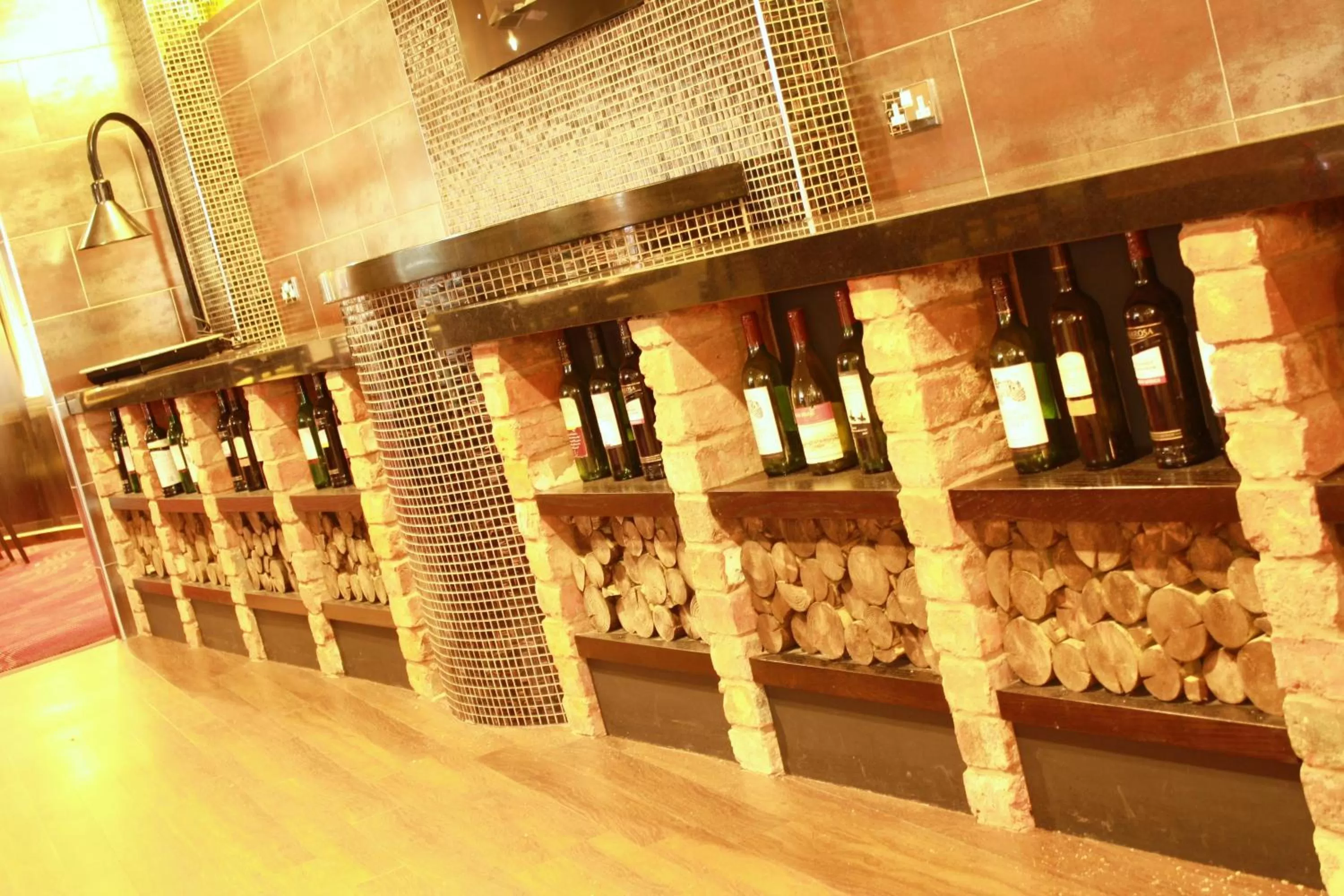 Lounge or bar in Gloucester Robinswood Hotel, BW Signature Collection