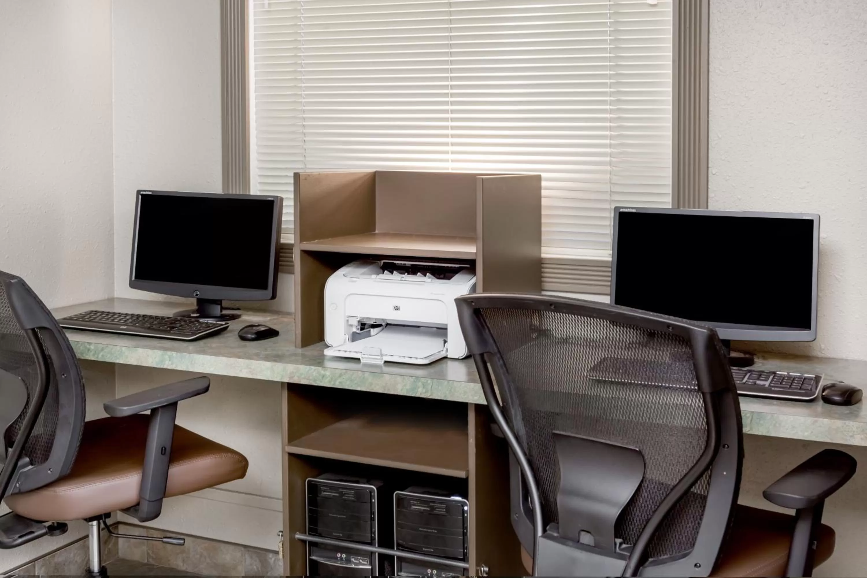 Business facilities in Super 8 by Wyndham Prince Albert