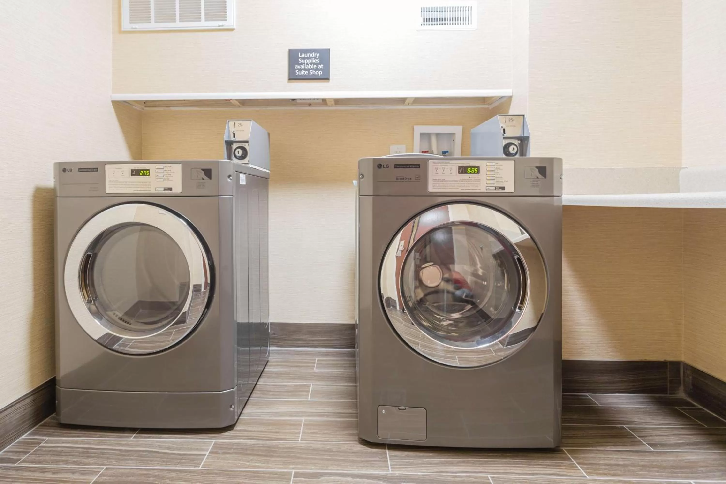 Property building in Hampton Inn Havelock