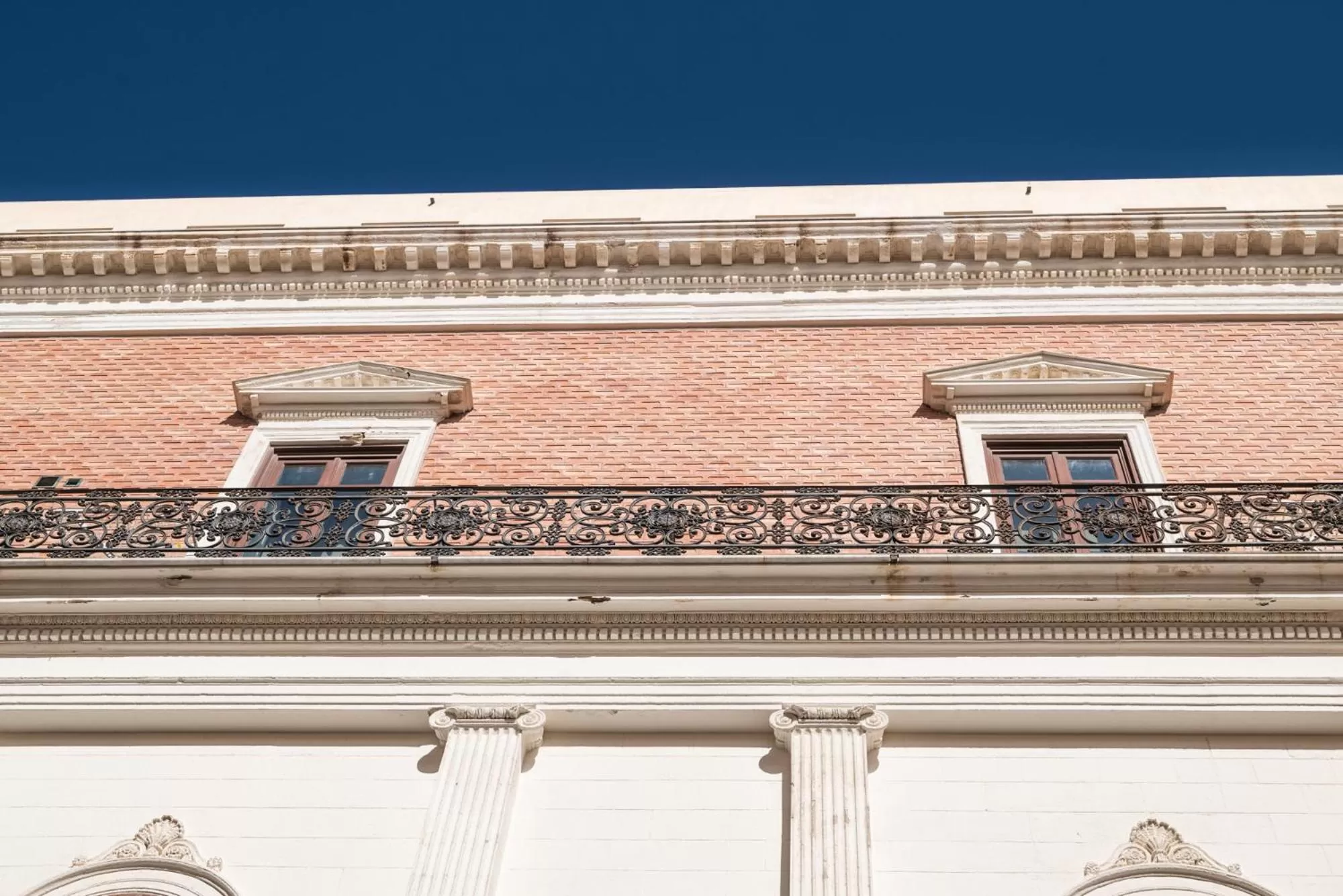 Property building in Central Gallery Rooms- Palazzo D'Ali' Staiti XIX