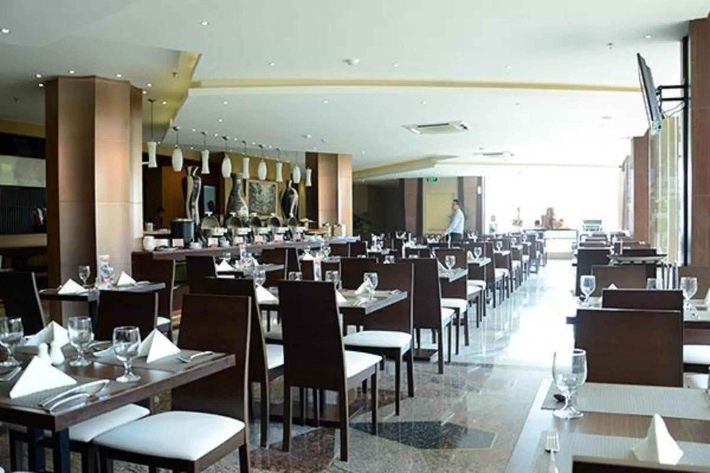 Restaurant/Places to Eat in Grand Tjokro Jakarta