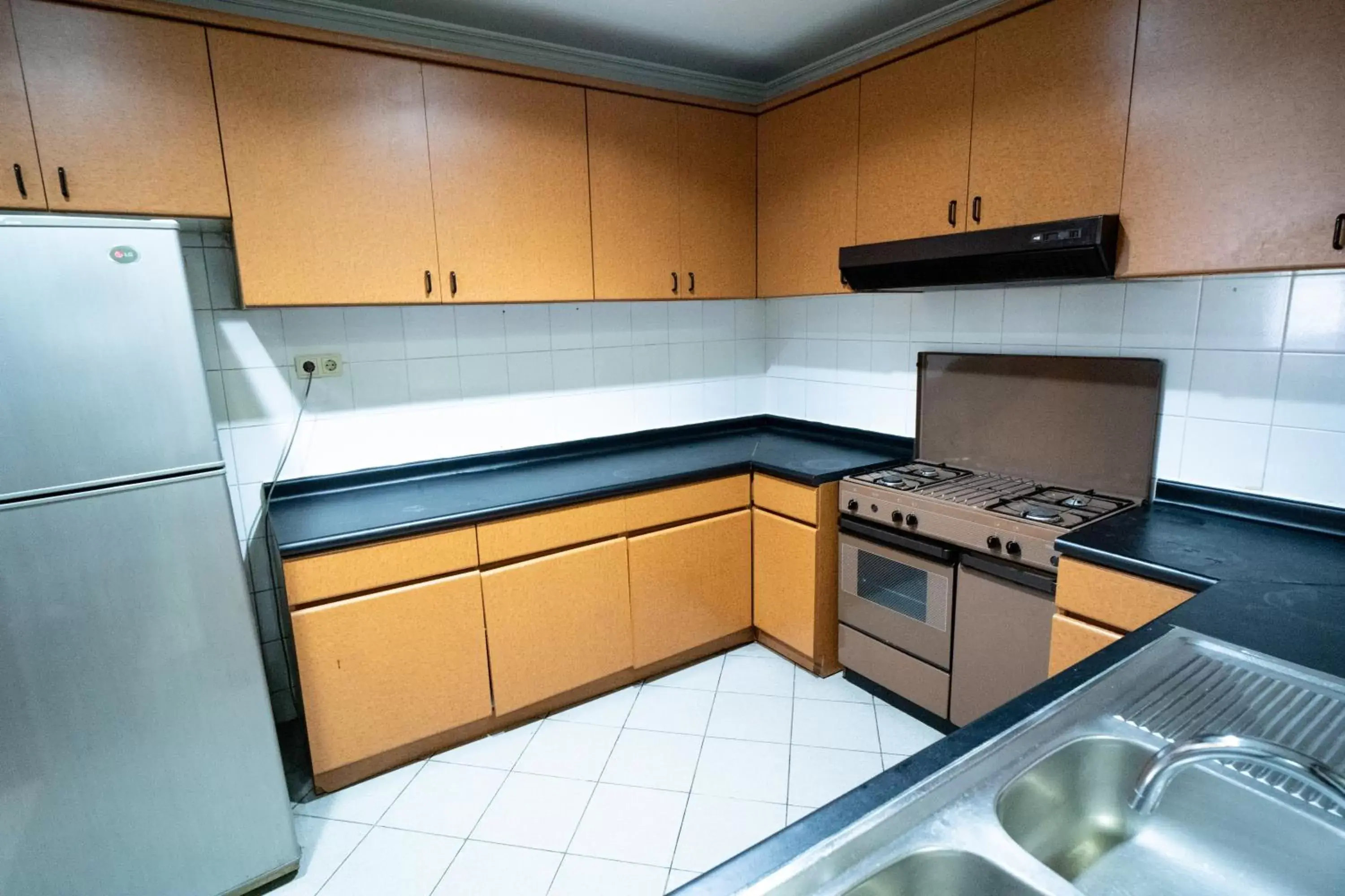 Kitchen or kitchenette, Kitchen/Kitchenette in Midtown Residence Simatupang Jakarta