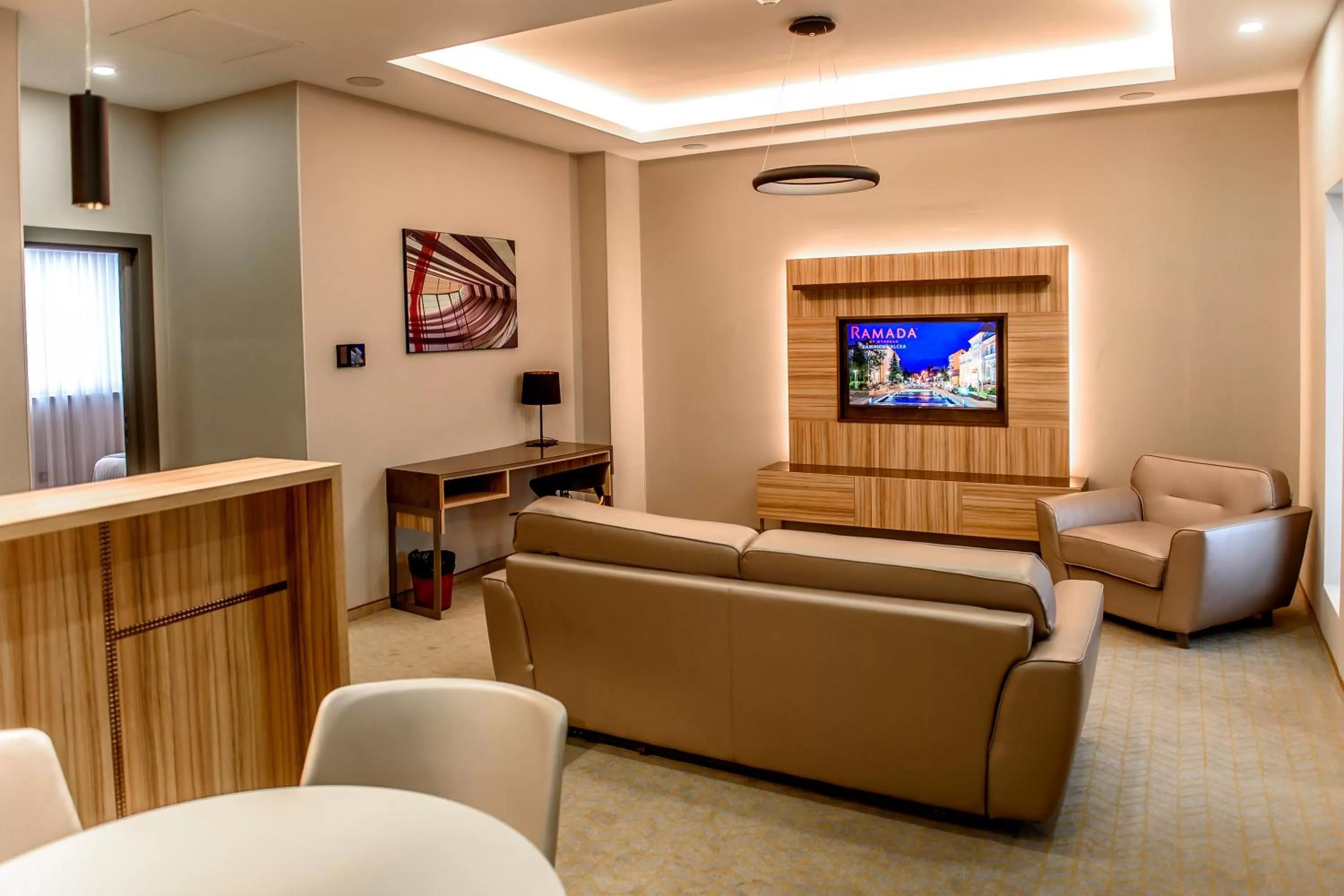 Living room in Ramada by Wyndham Ramnicu Valcea