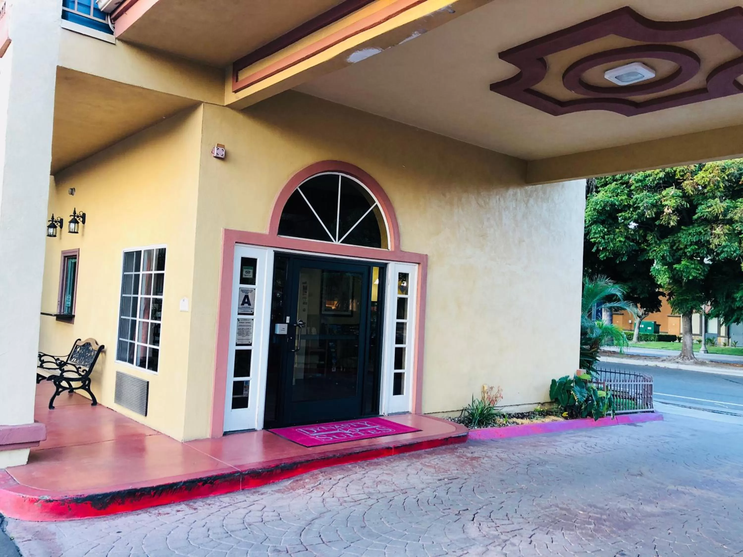 Dynasty Suites Hotel