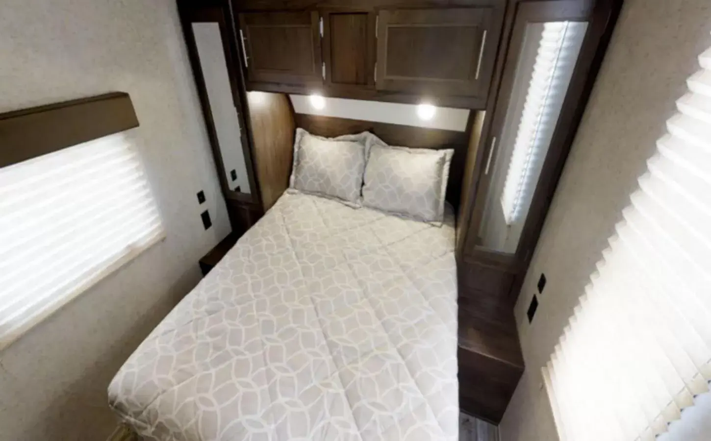 Bedroom, Bed in Grand Canyon RV Glamping