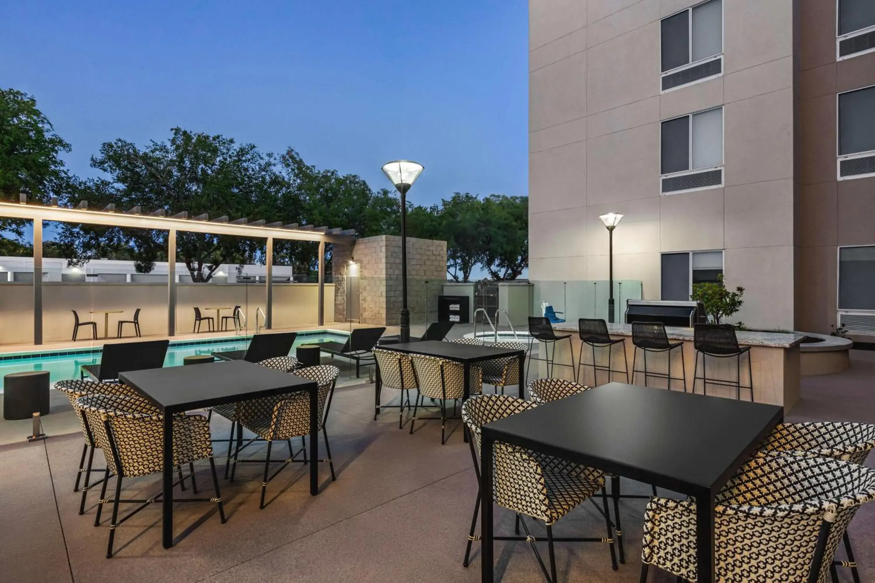 Pool view, Restaurant/Places to Eat in Hampton Inn By Hilton Stockton, CA