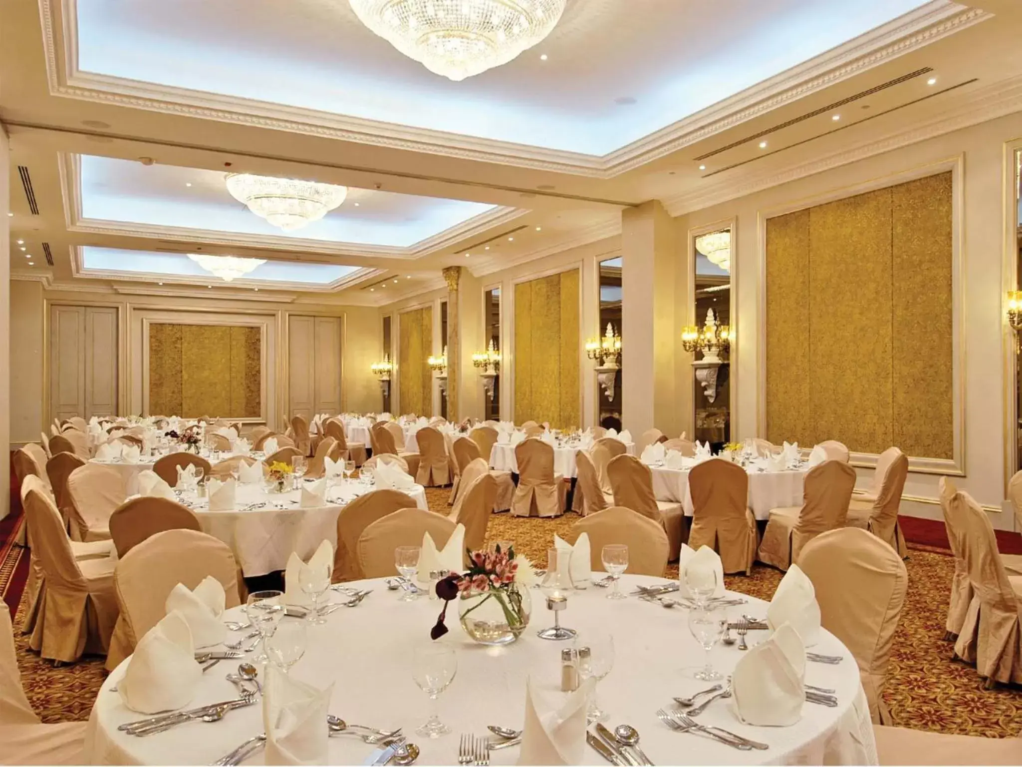 Restaurant/places to eat, Banquet Facilities in Millennium Hotel Doha