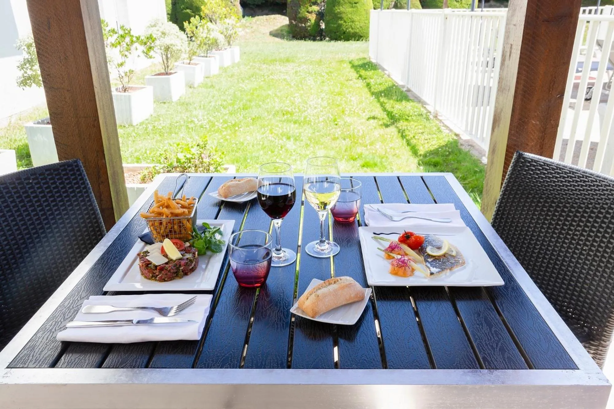 Restaurant/places to eat in The Originals Boutique, Hôtel Aquilon, Saint-Nazaire