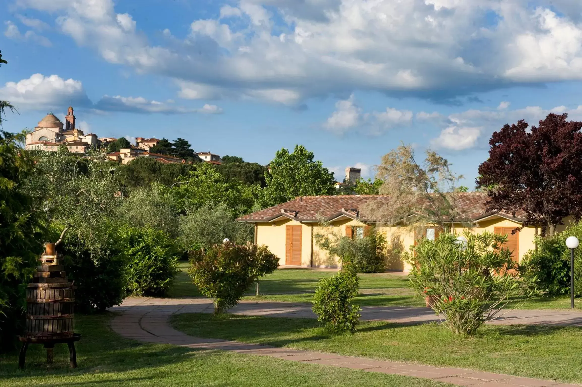 Property Building in Le Macerine