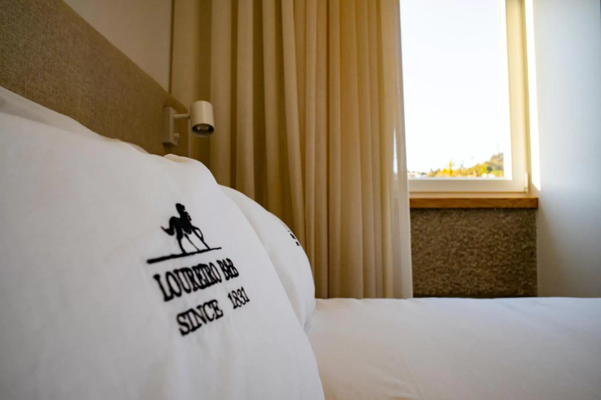 Logo/Certificate/Sign in Loureiro B&B