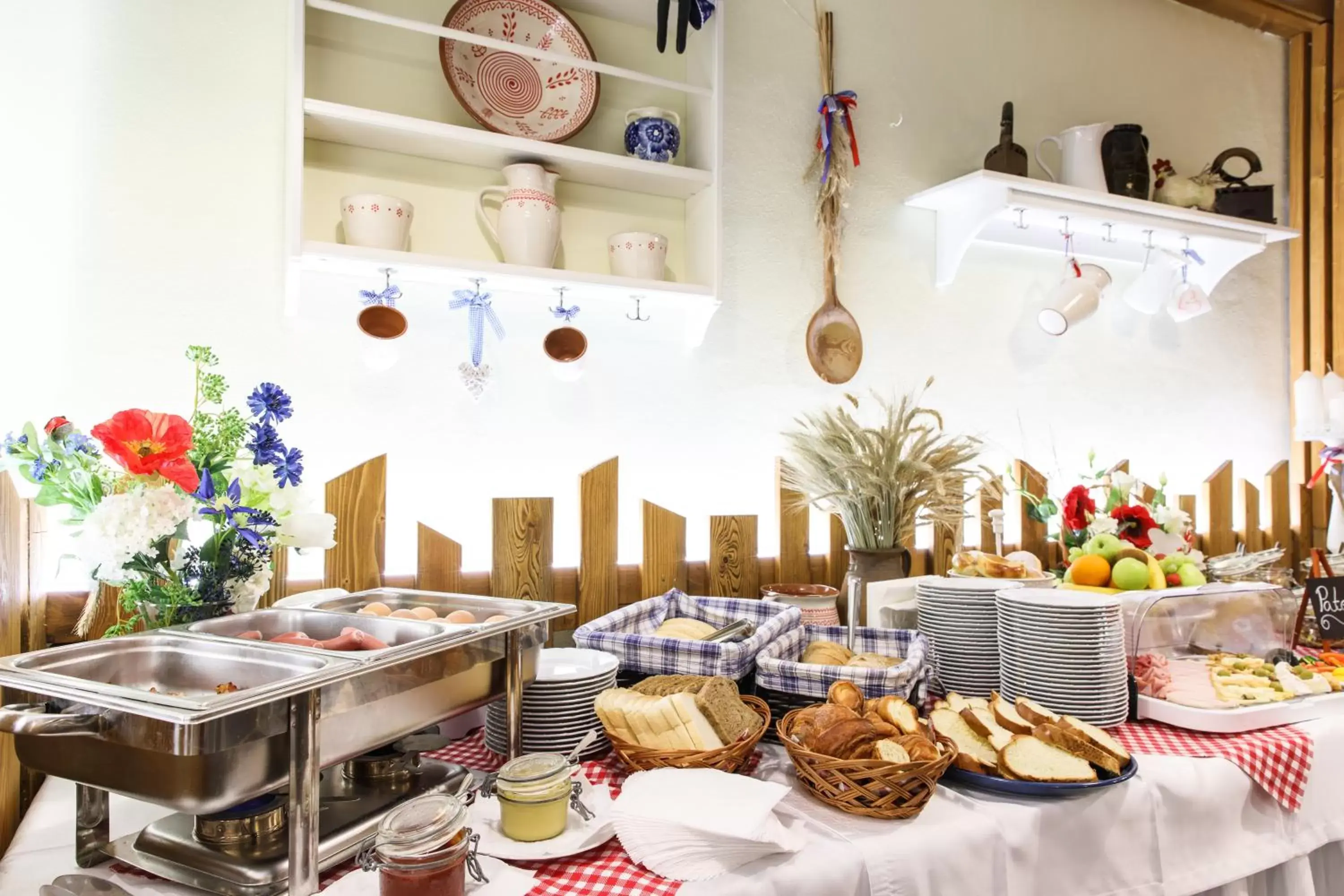 Buffet breakfast in APLEND CITY Hotel Perugia