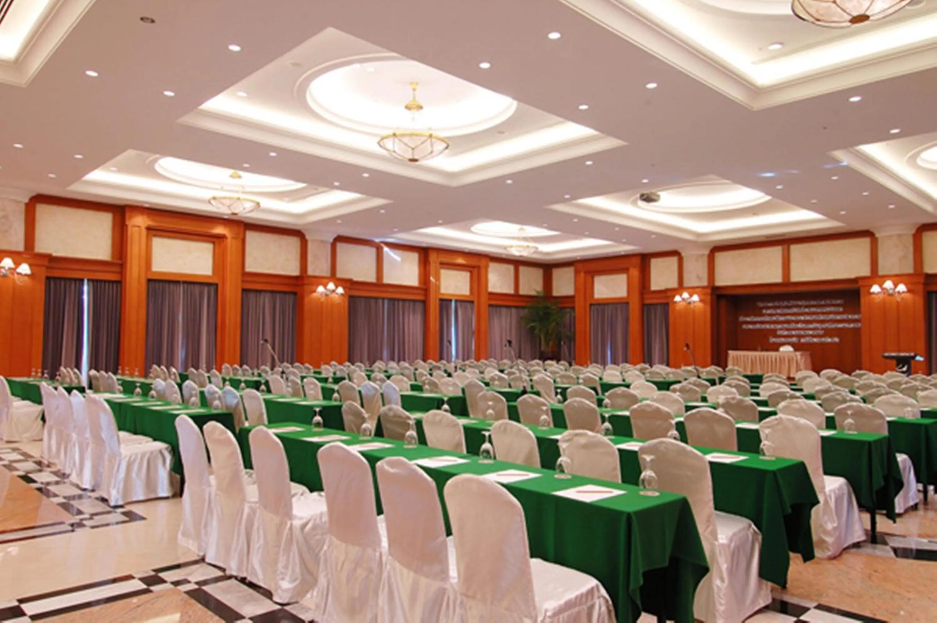 Balcony/Terrace in Long Beach Garden Hotel & Pavilions