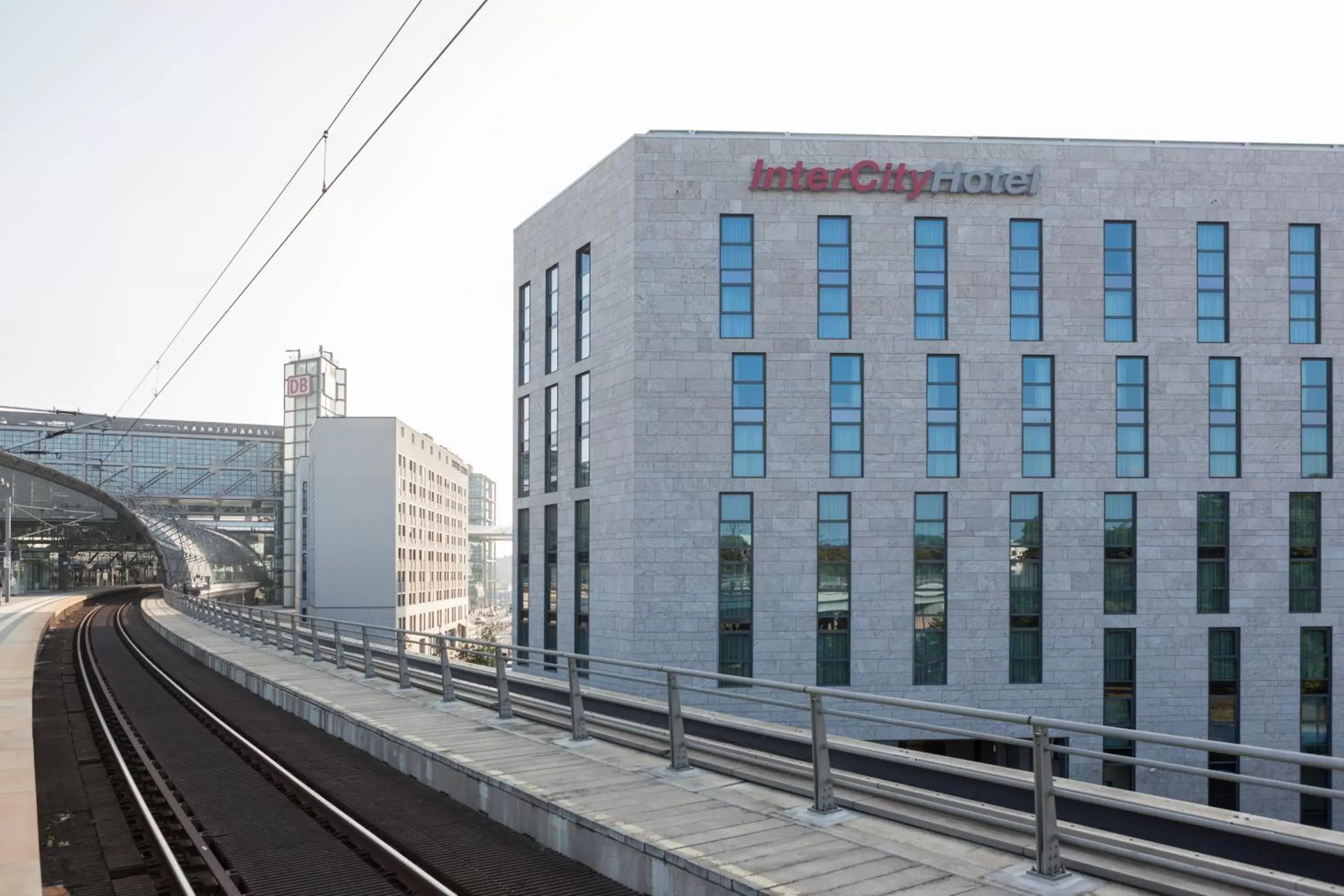 Facade/entrance, Property Building in IntercityHotel Berlin Hauptbahnhof