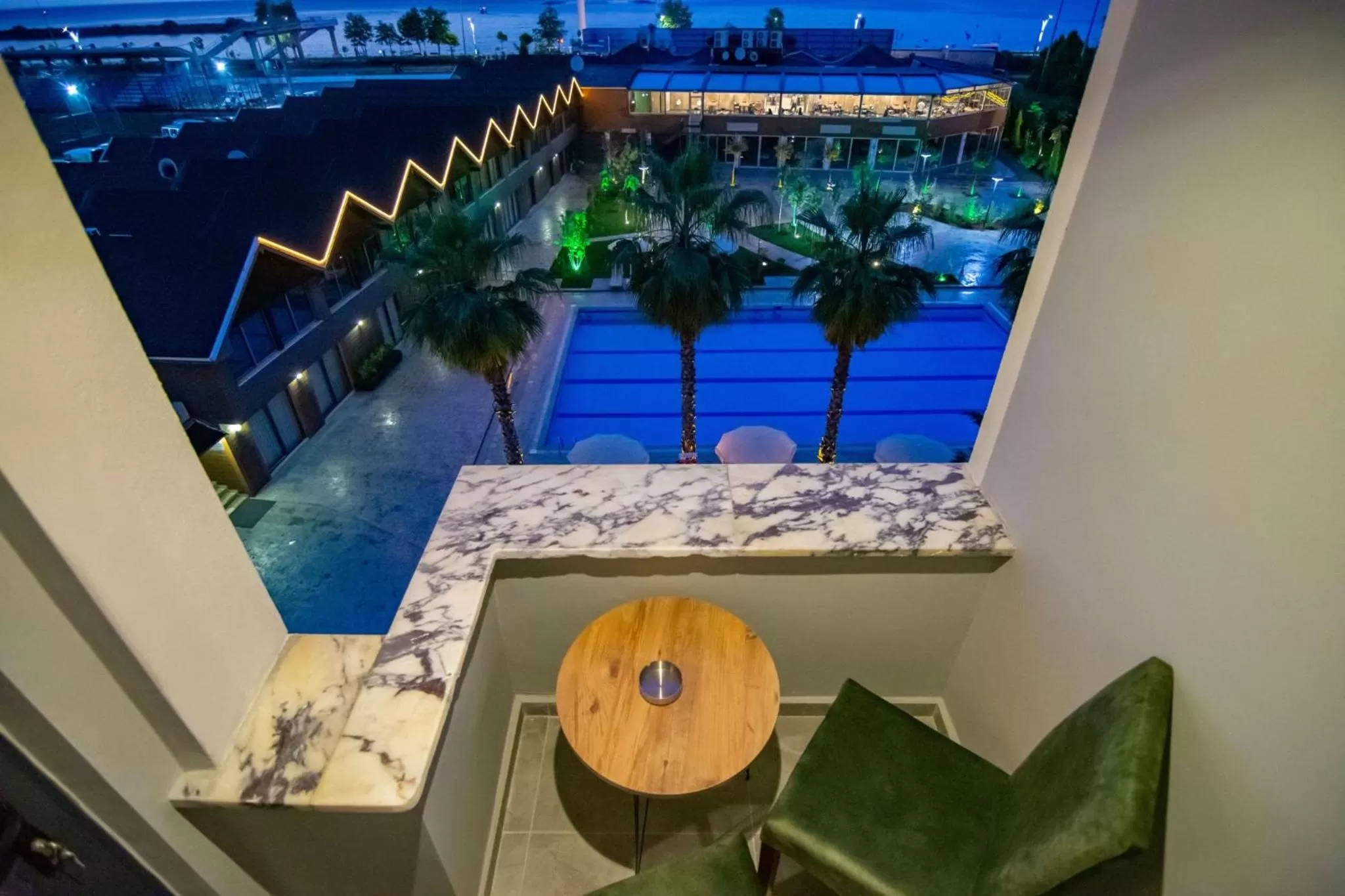 Pool View in Sandal Otel