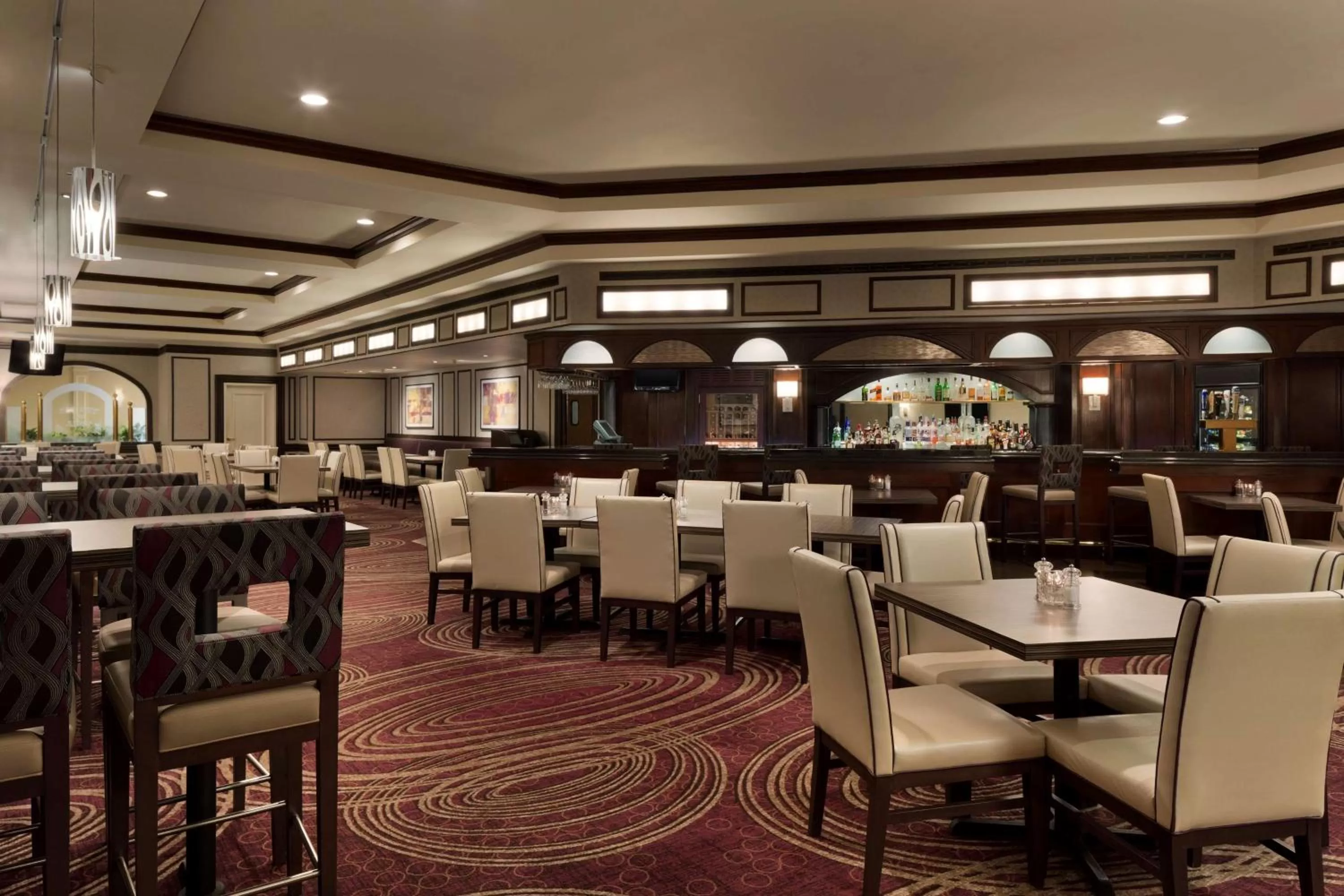 Lounge or bar in Hilton St. Louis Frontenac