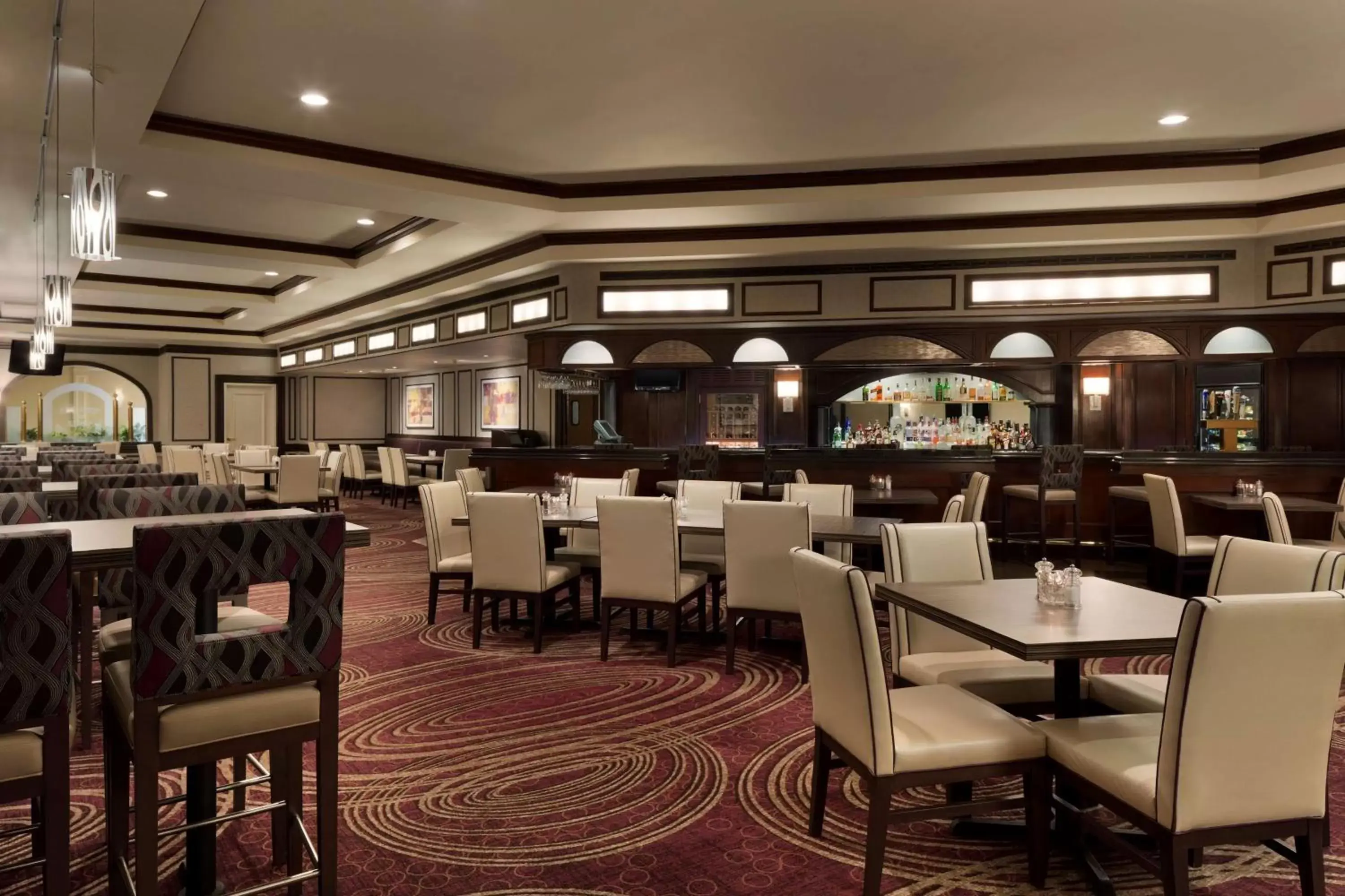 Lounge or bar, Restaurant/Places to Eat in Hilton St. Louis Frontenac