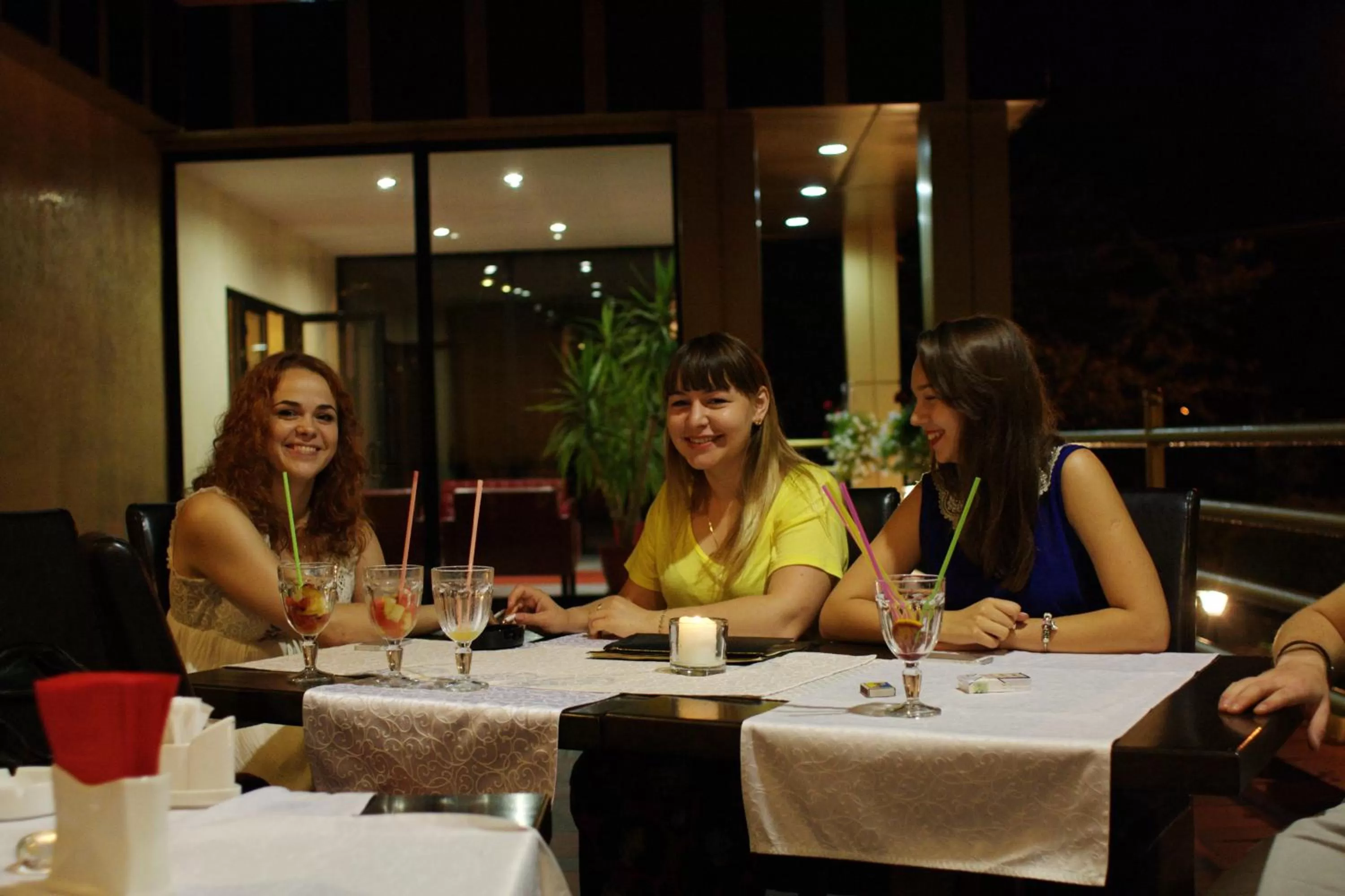 Evening entertainment in Oscar