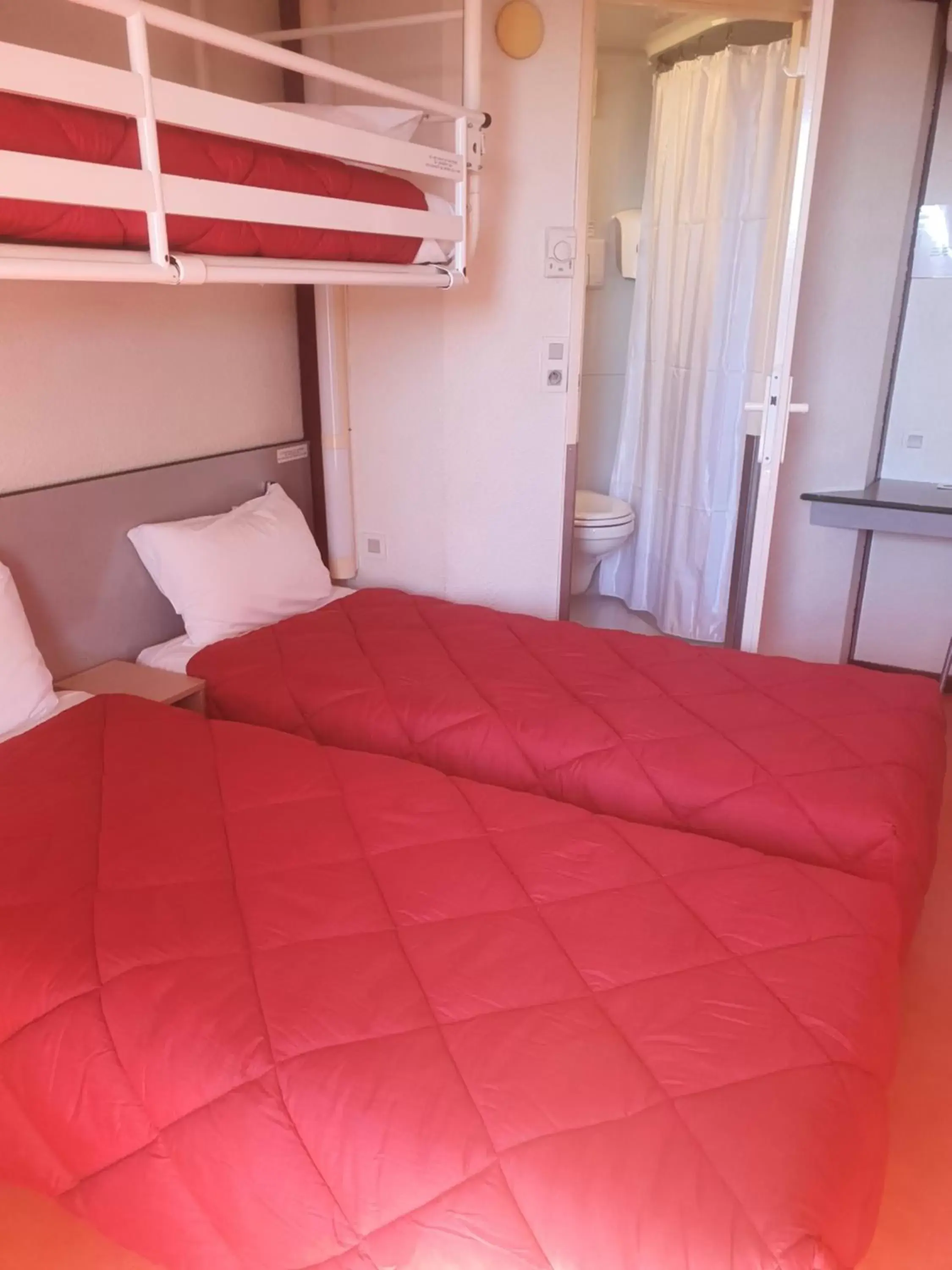 Bedroom, Bunk Bed in Premiere Classe La Rochelle Sud - Angoulins