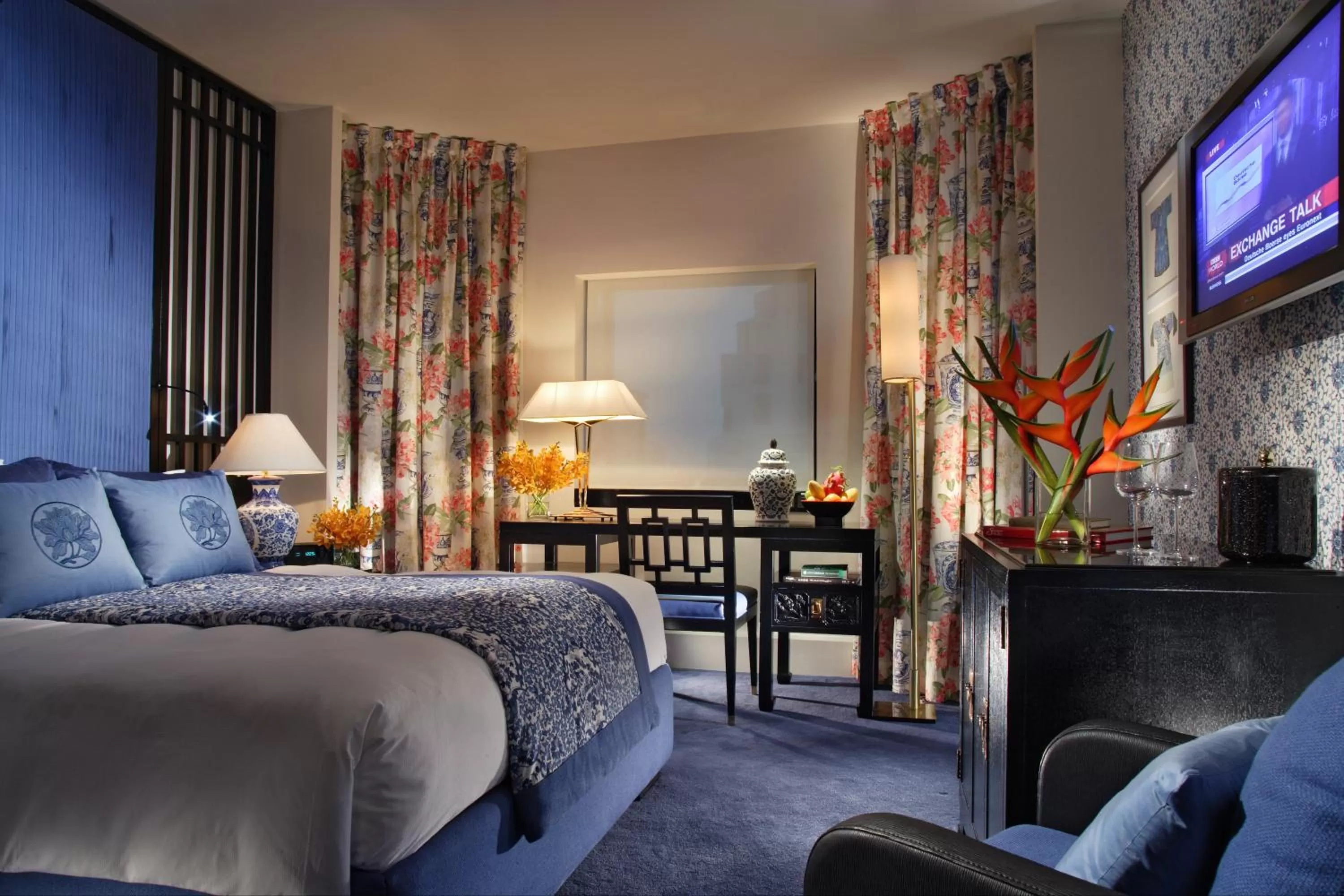 Photo of the whole room, Bed in Orchard Hotel Singapore