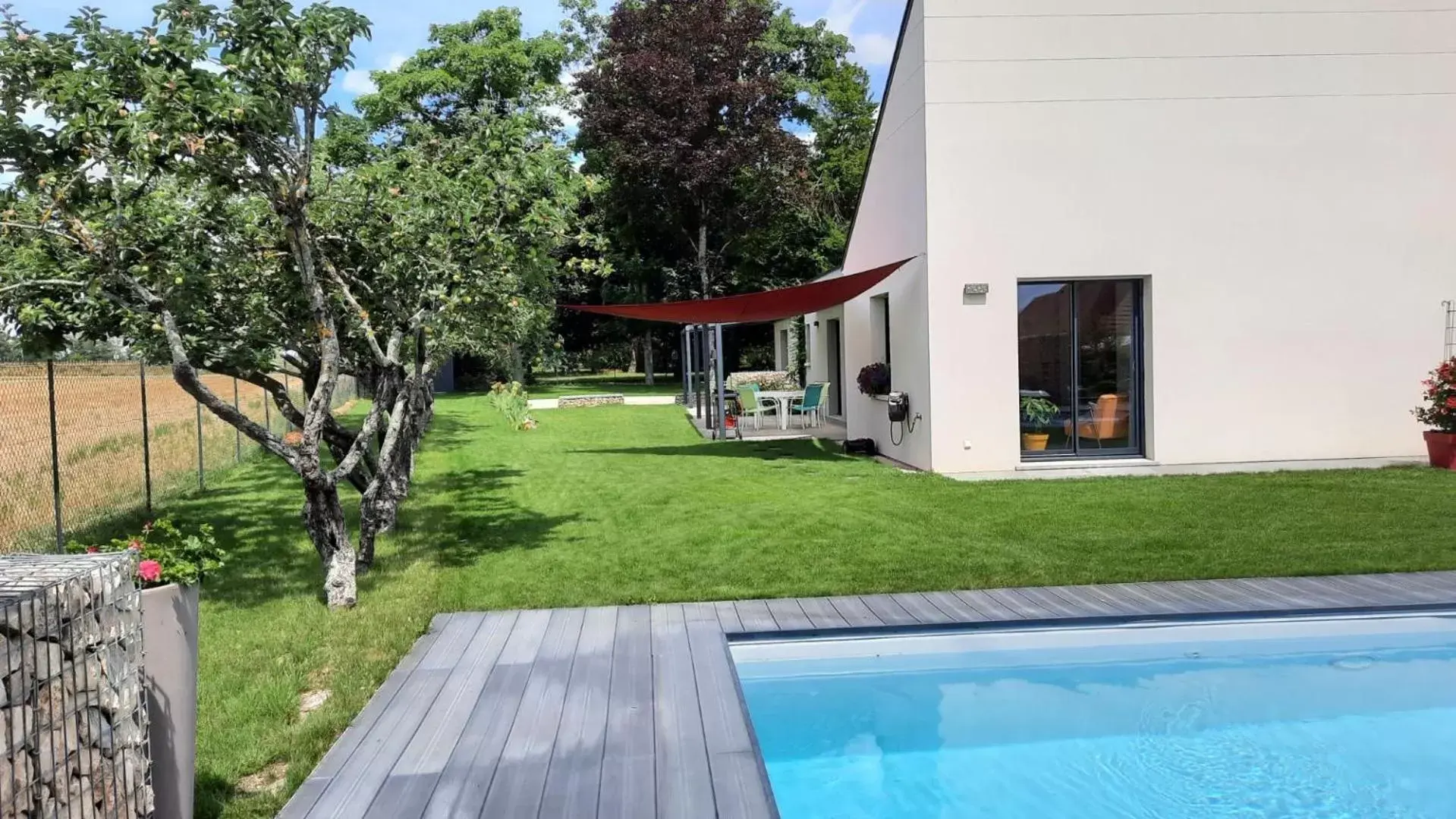 Garden, Swimming Pool in Les Gabions