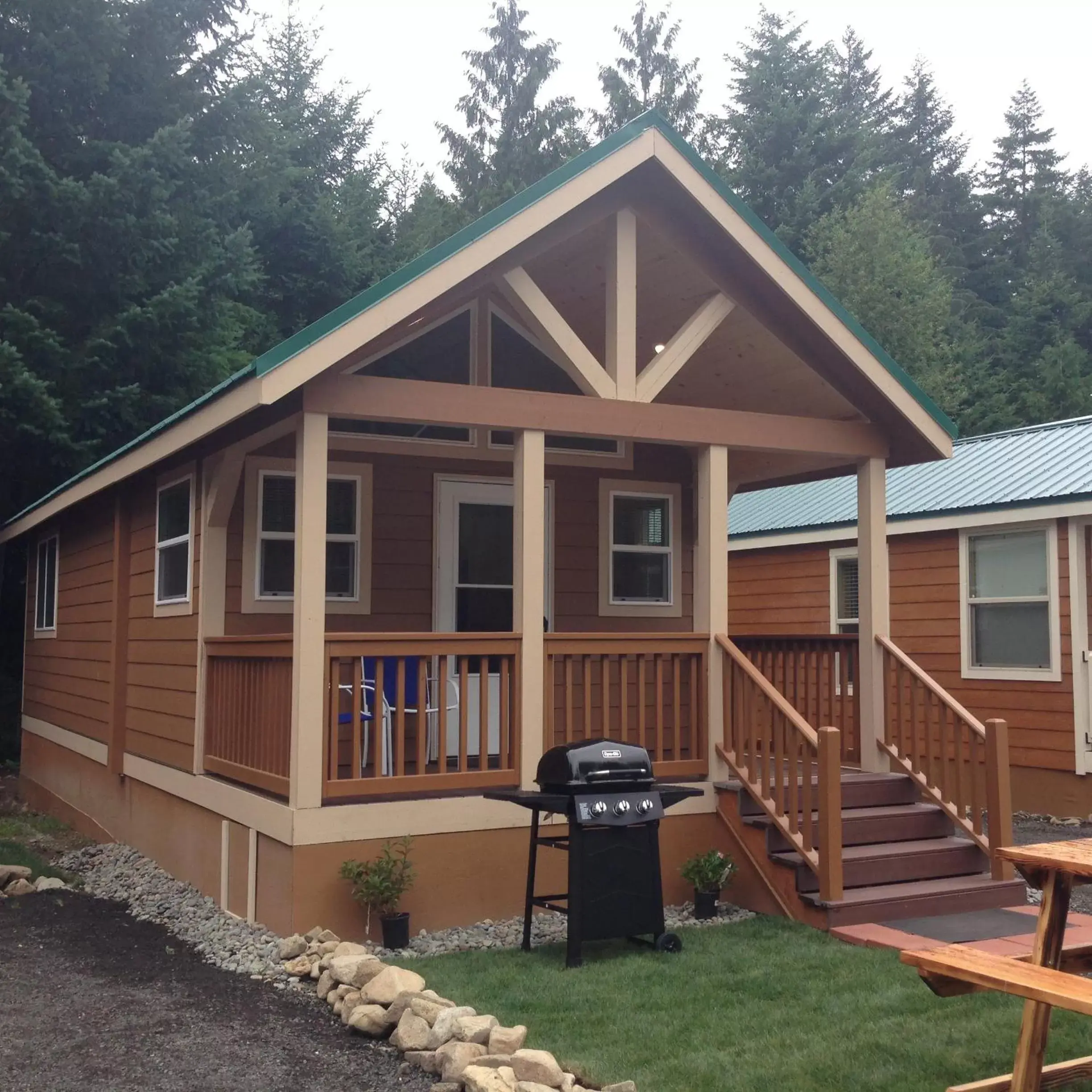 Property Building in Packwood Lodge & Cabins