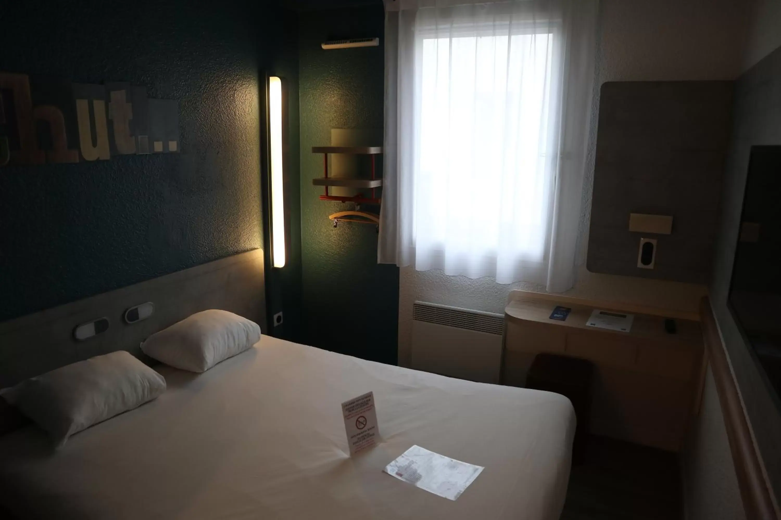 Bedroom, Bed in ibis Budget Le Treport Mers Les Bains