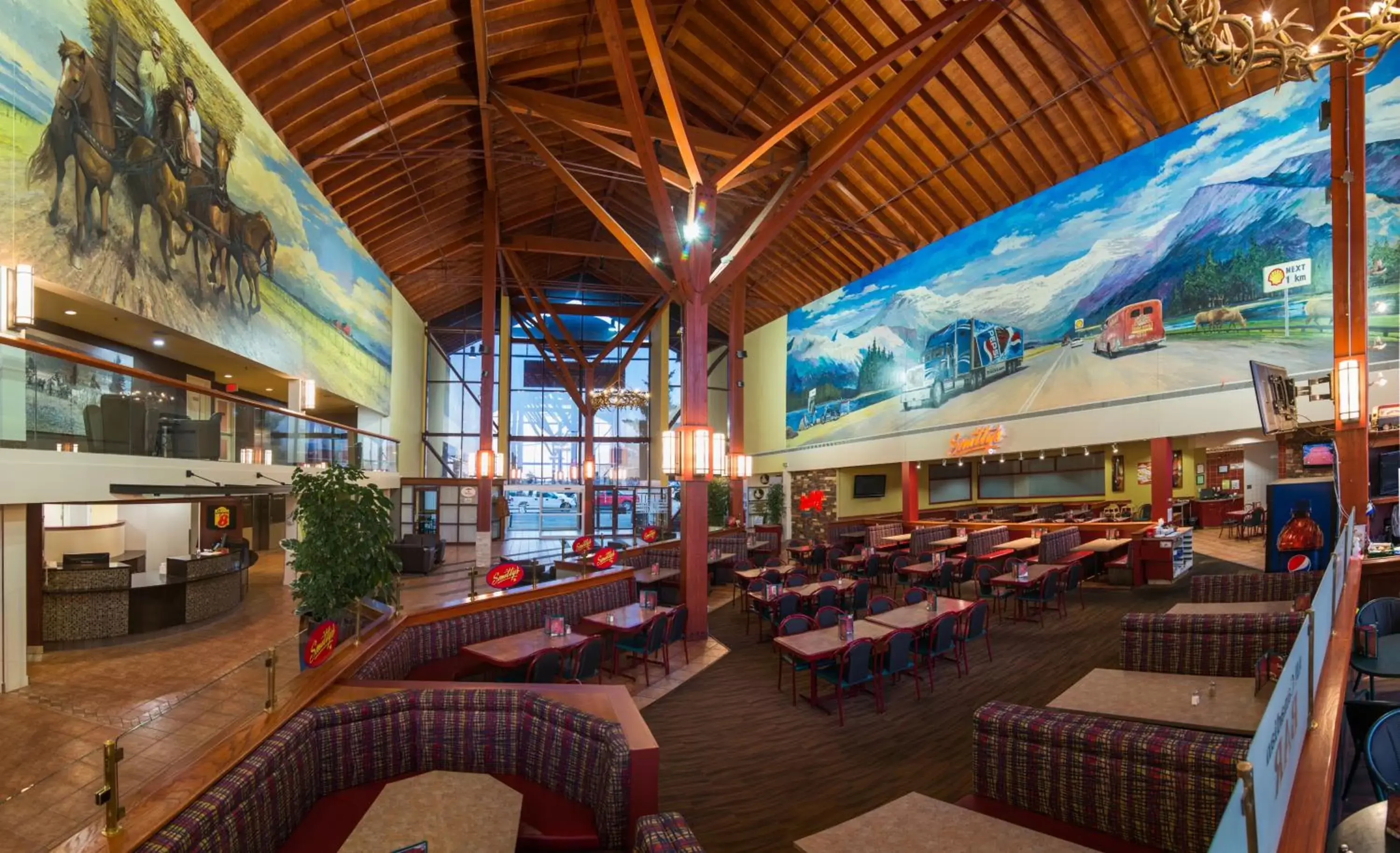 Lounge or bar in Super 8 by Wyndham Sherwood Park/Edmonton Area Lounge or bar in Super 8 by Wyndham Sherwood Park/Edmonton Area