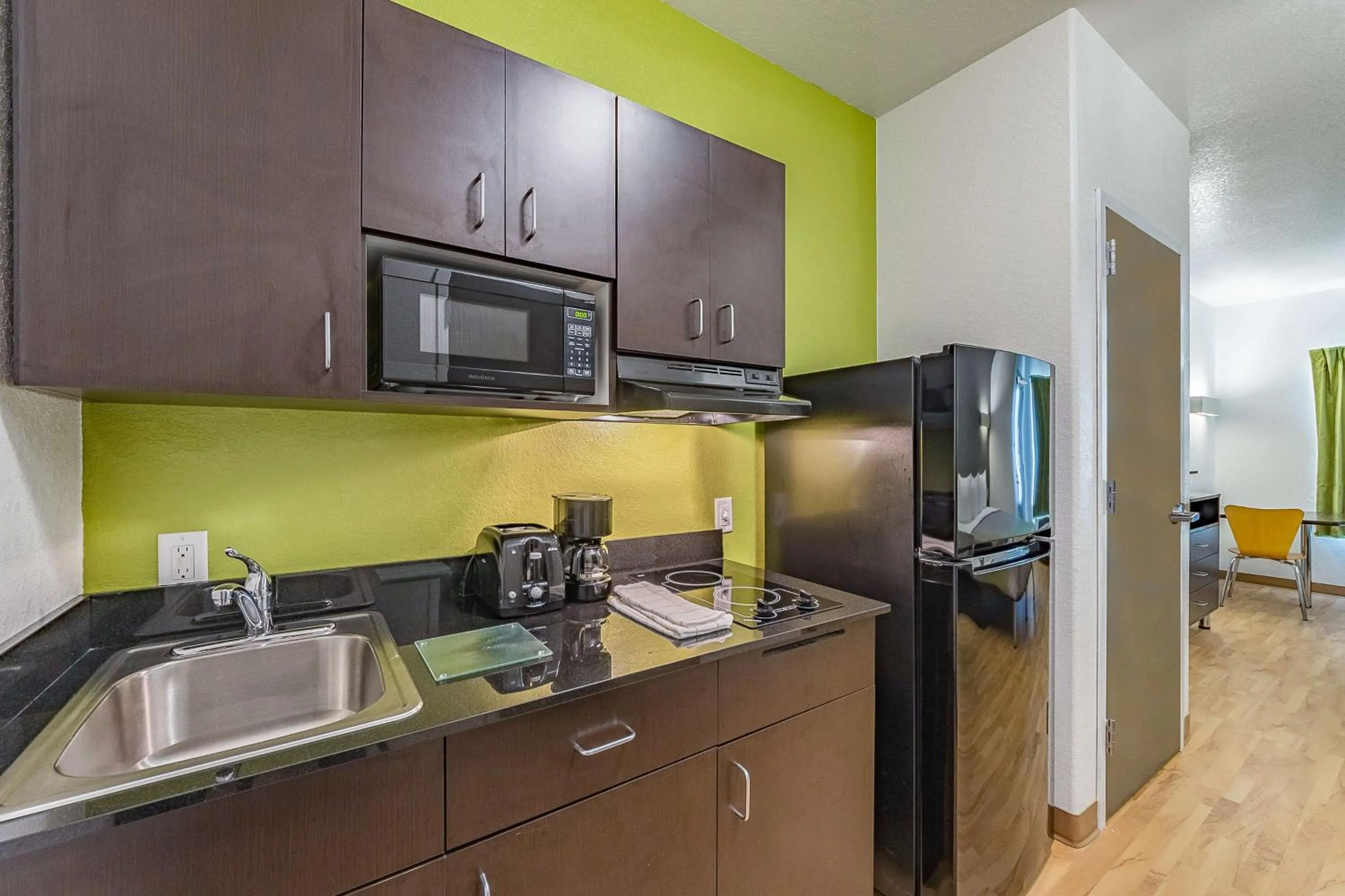 Kitchen or kitchenette in Studio 6 New Braunfels, Tx