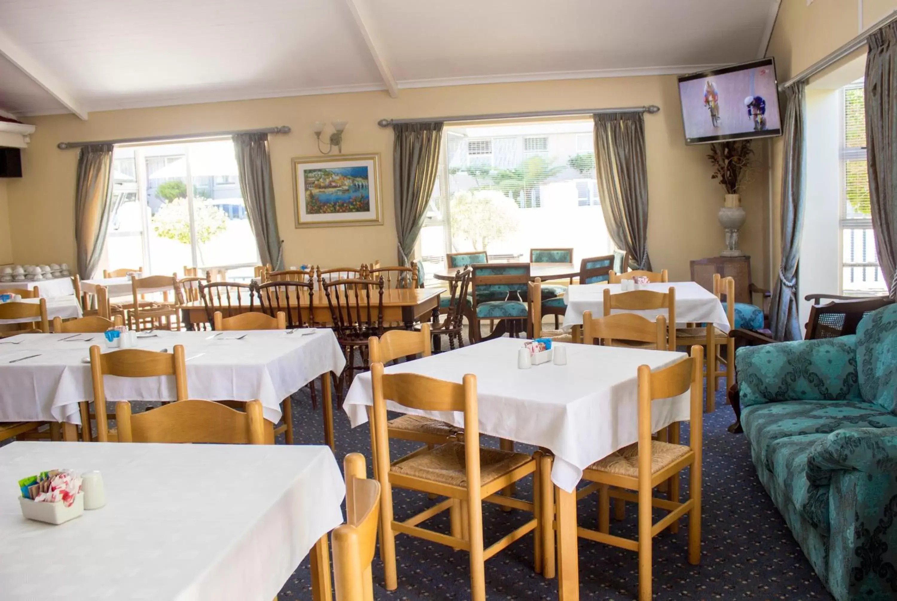 Dining area, Restaurant/Places to Eat in The Russel Hotel