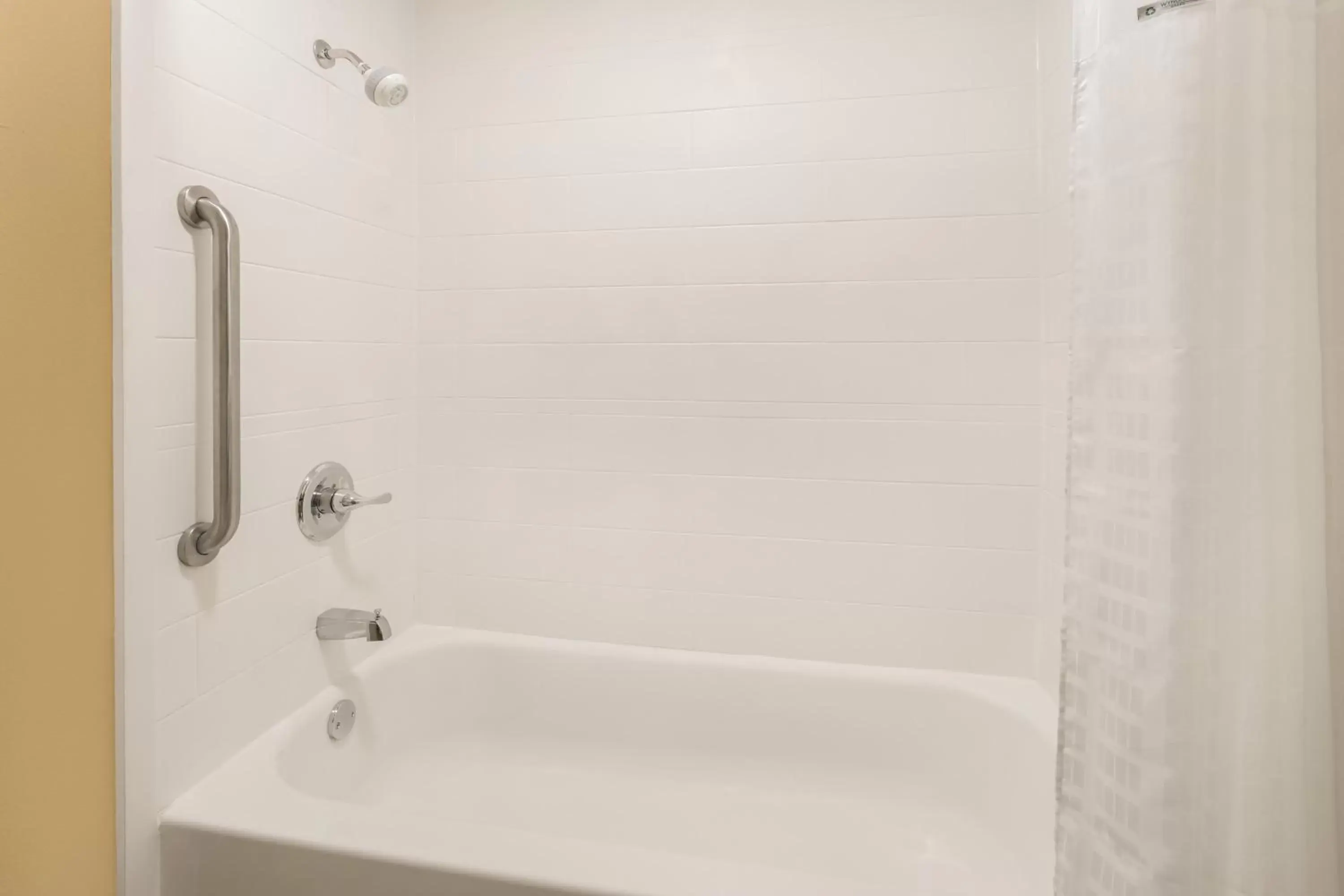 Shower, Bathroom in Super 8 by Wyndham Vicksburg