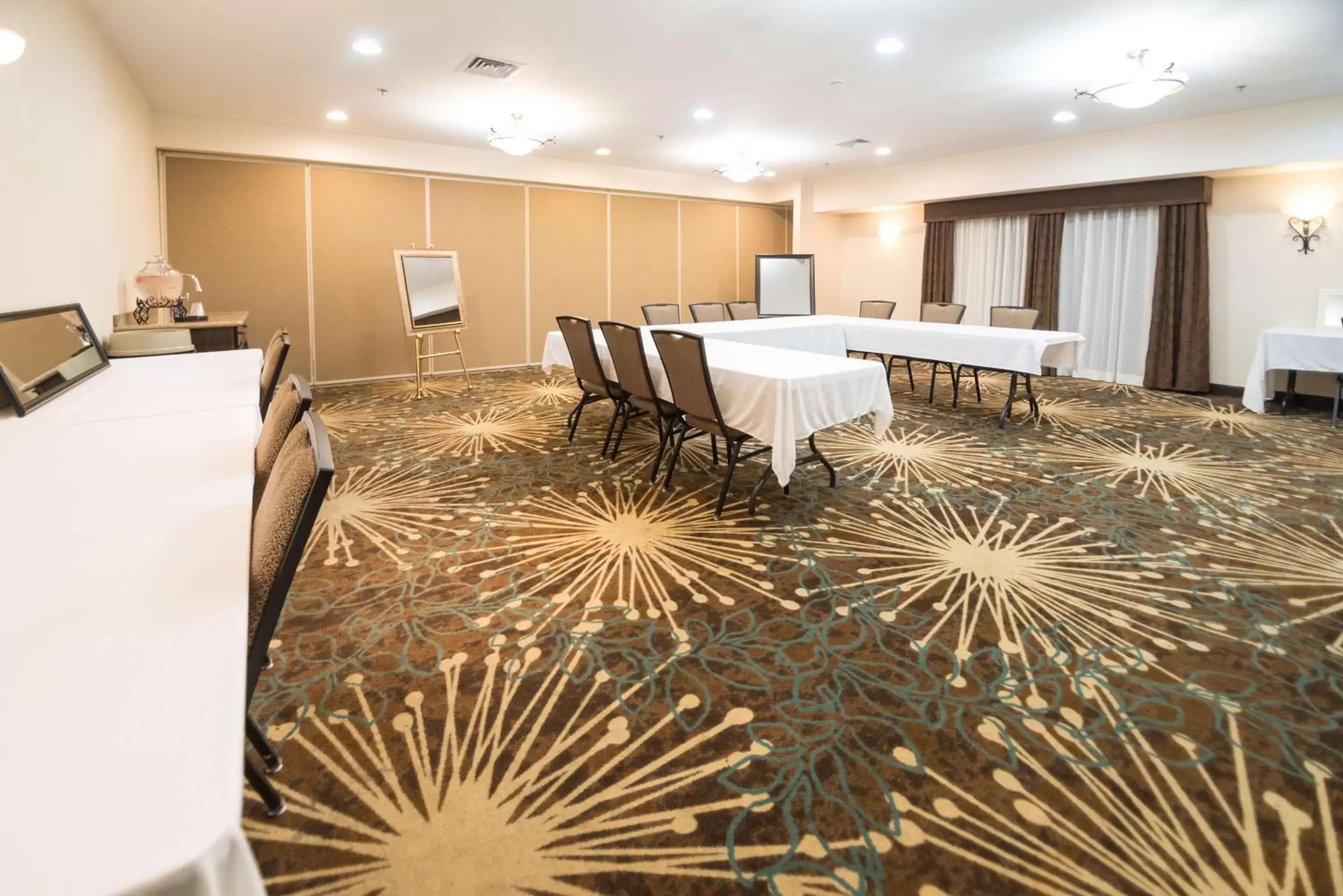 Meeting/conference room in Hampton Inn Tiffin