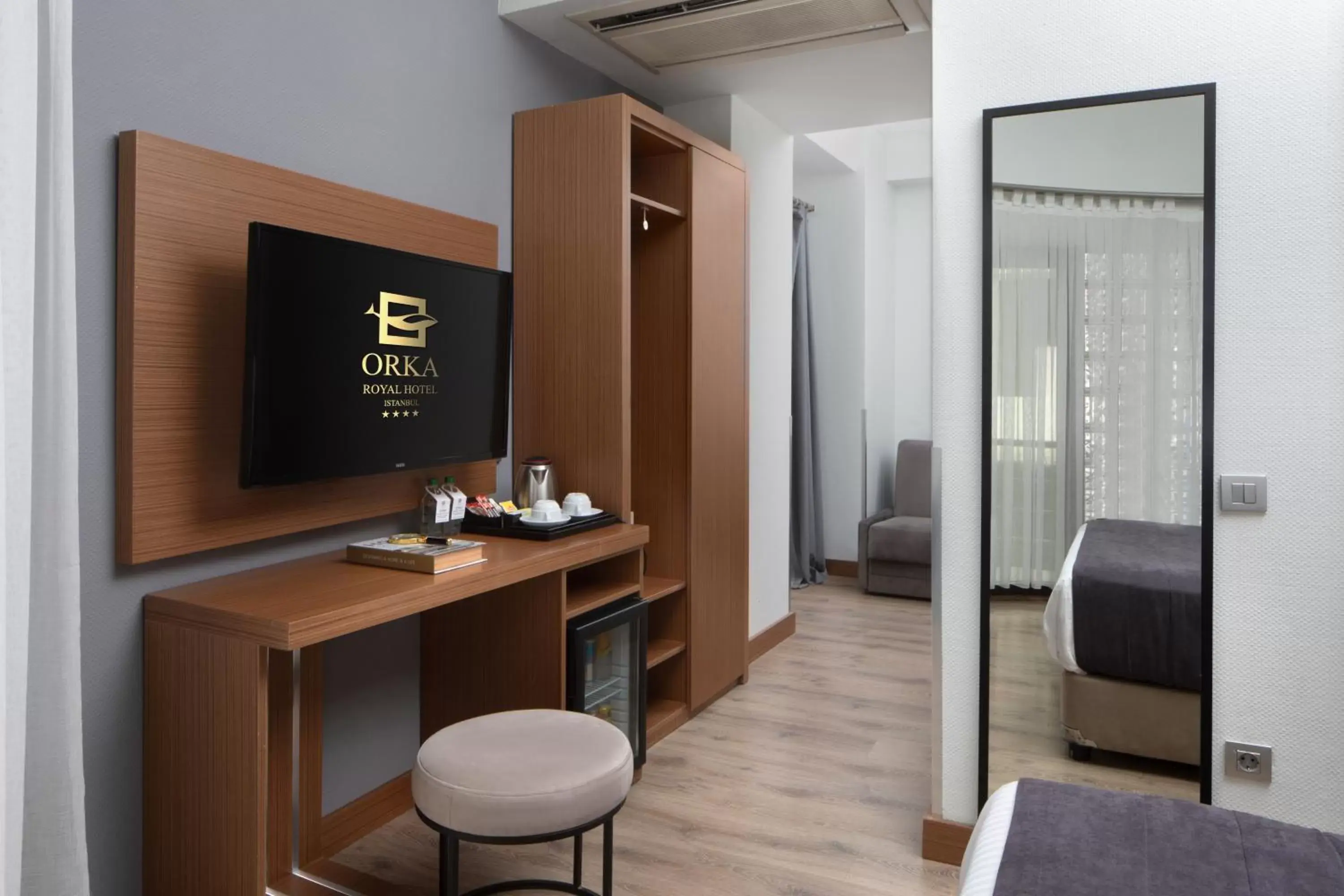 wardrobe, TV/Entertainment Center in Orka Royal Hotel & Spa
