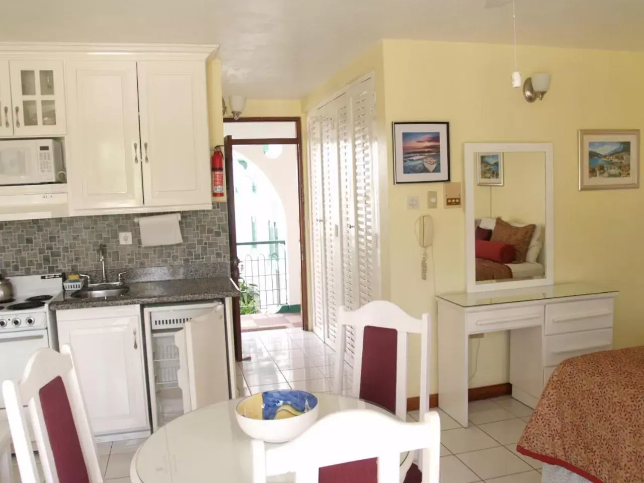 Photo of the whole room, Kitchen/Kitchenette in Sandcastles Resort, Ocho Rios
