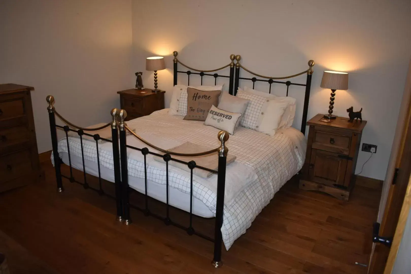 Bed in Lyonshall Lodge