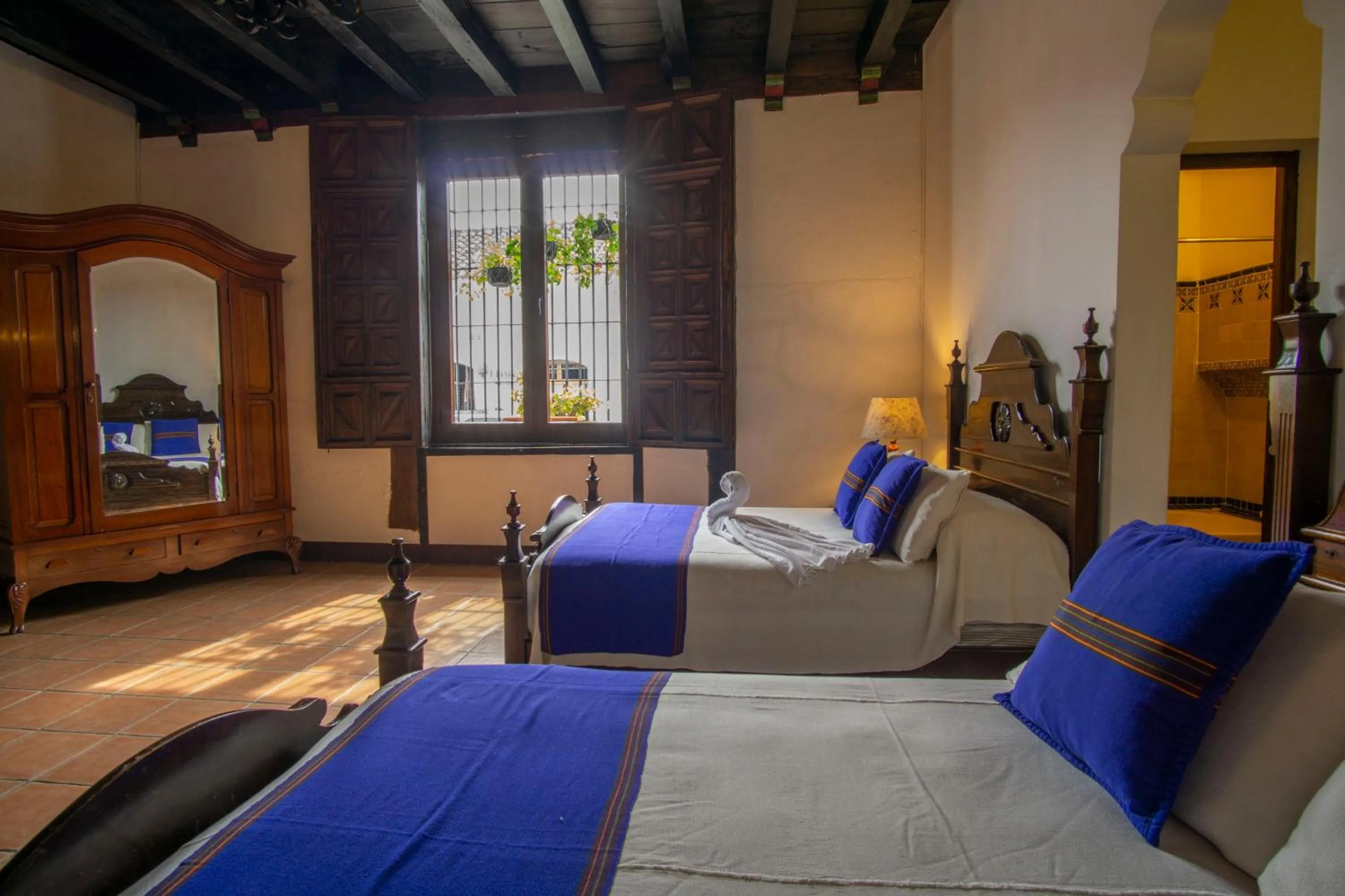 Bed in Hotel Posada de Don Rodrigo Antigua