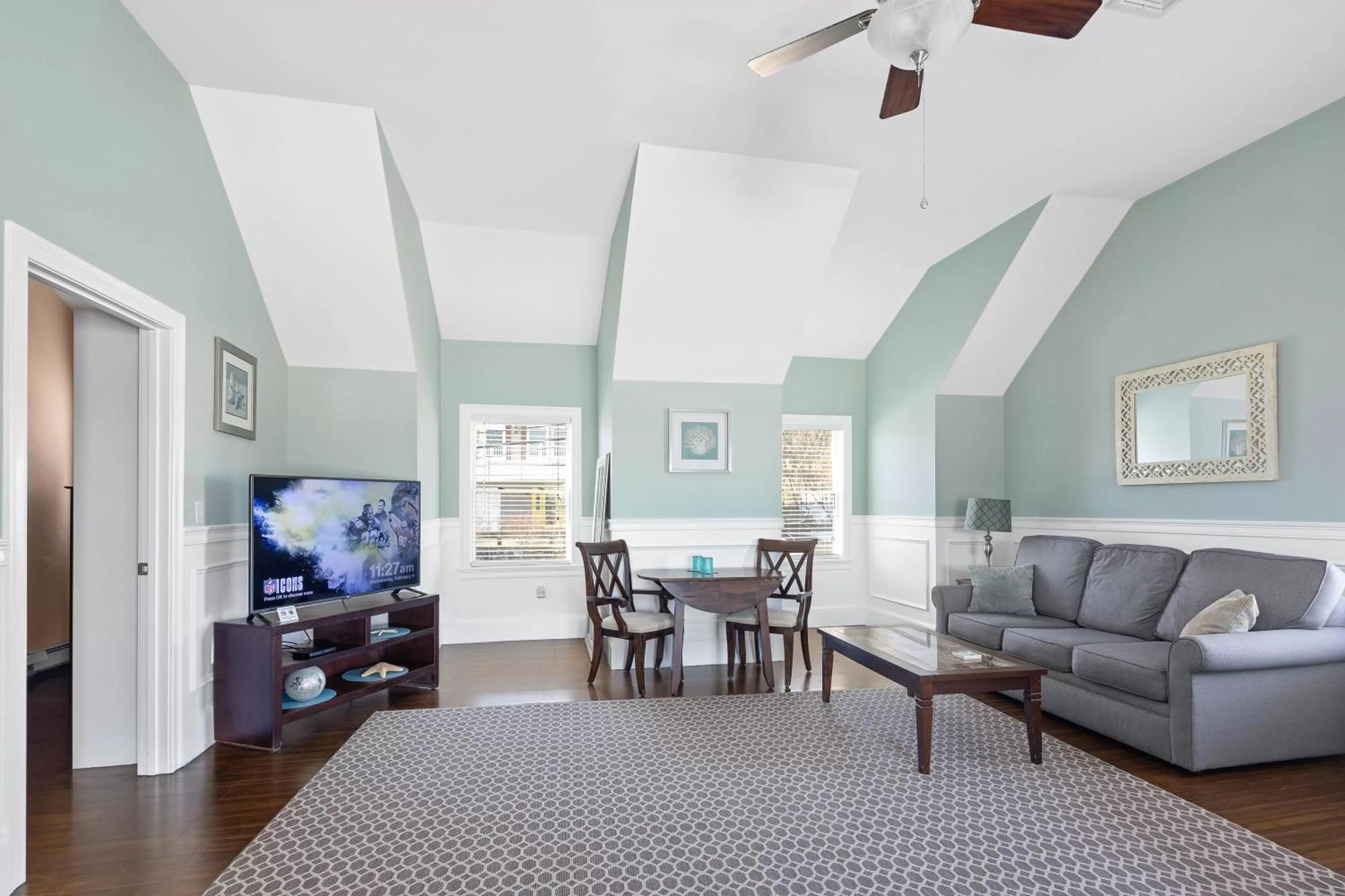 The Beacon Waterfront Inn