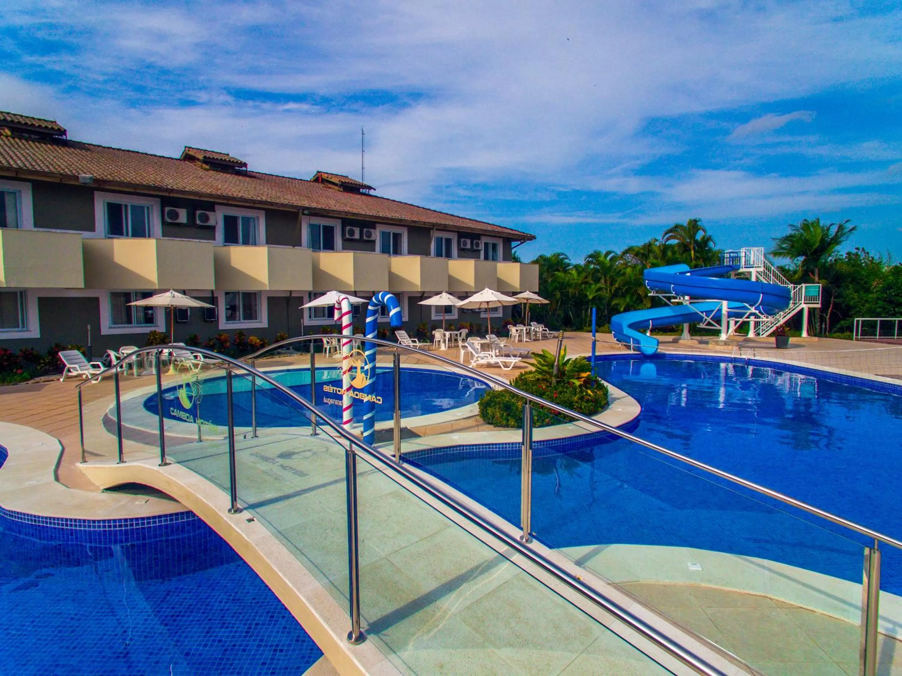 Swimming pool in Camboa Hotel Paranaguá