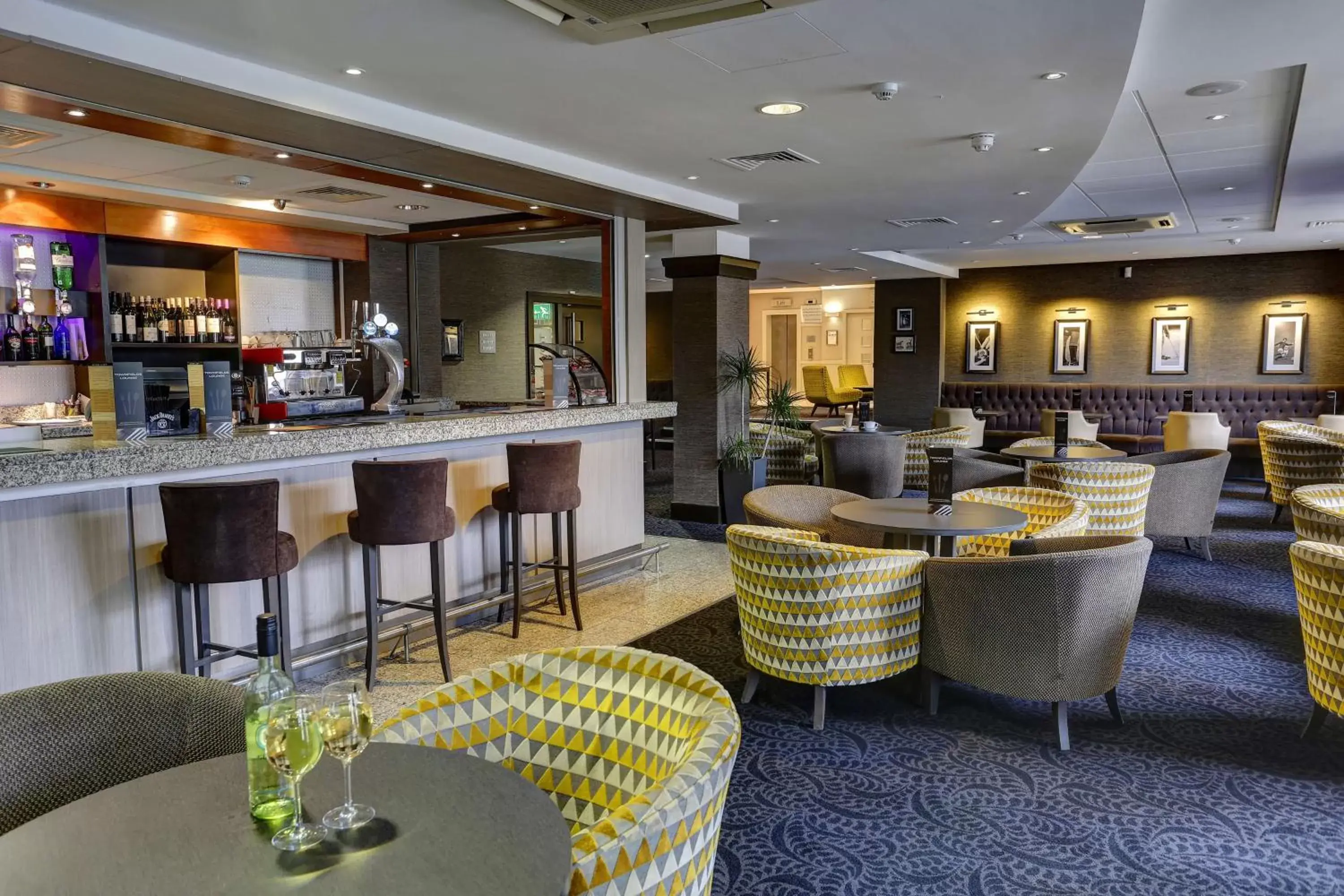 Lounge or bar, Lounge/Bar in Best Western Manchester Altrincham Cresta Court Hotel