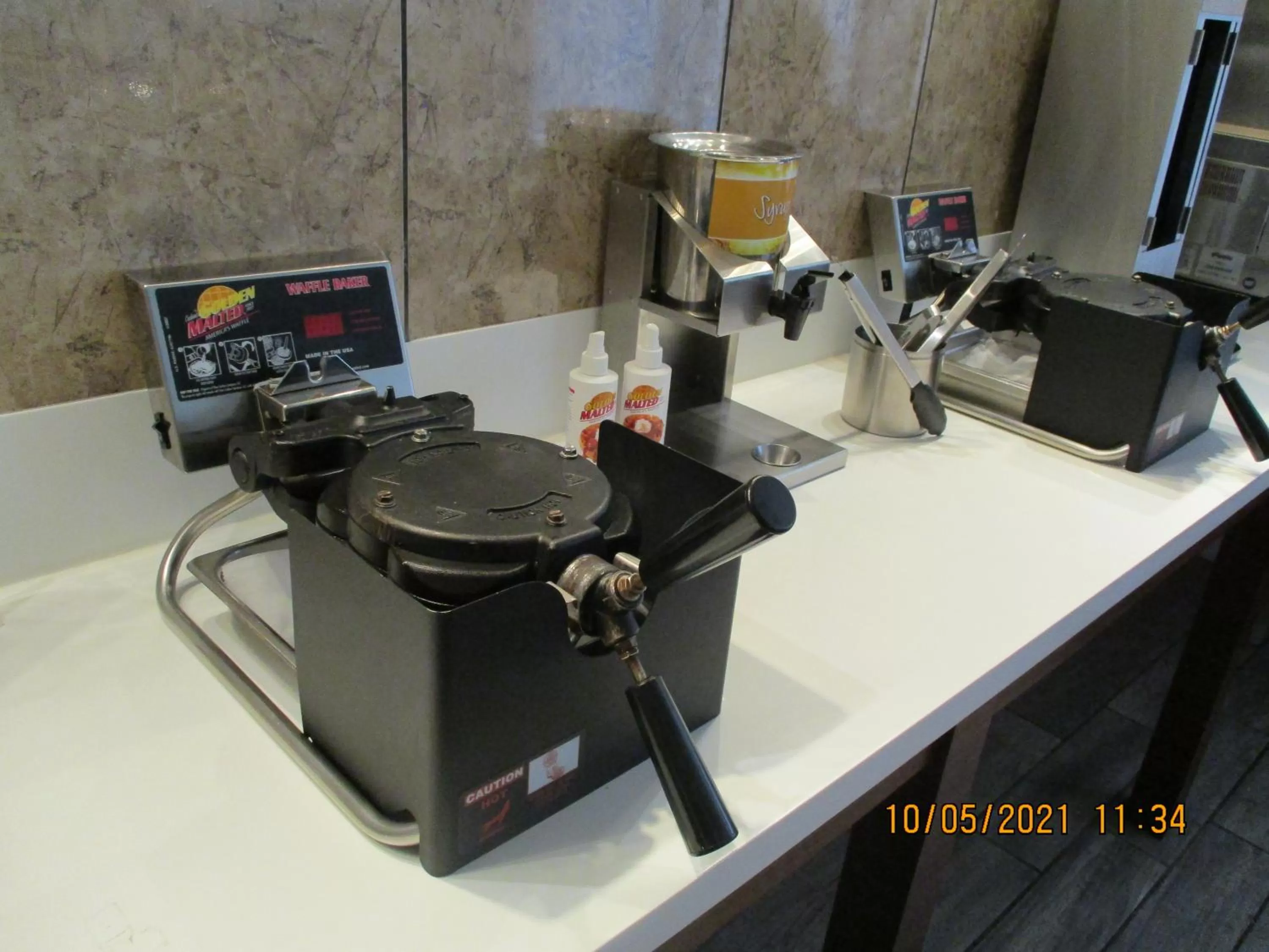 Buffet breakfast in Quality Inn & Suites Kissimmee by The Lake - Free Shuttle to Theme Parks