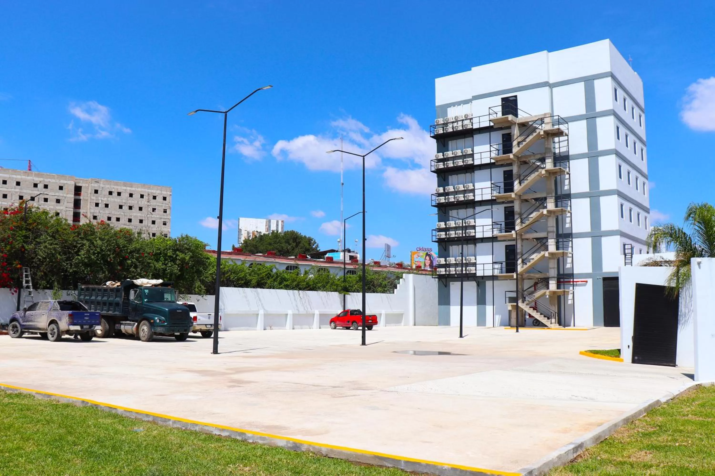 Property building in Hotel Bugari Aeropuerto Guadalajara
