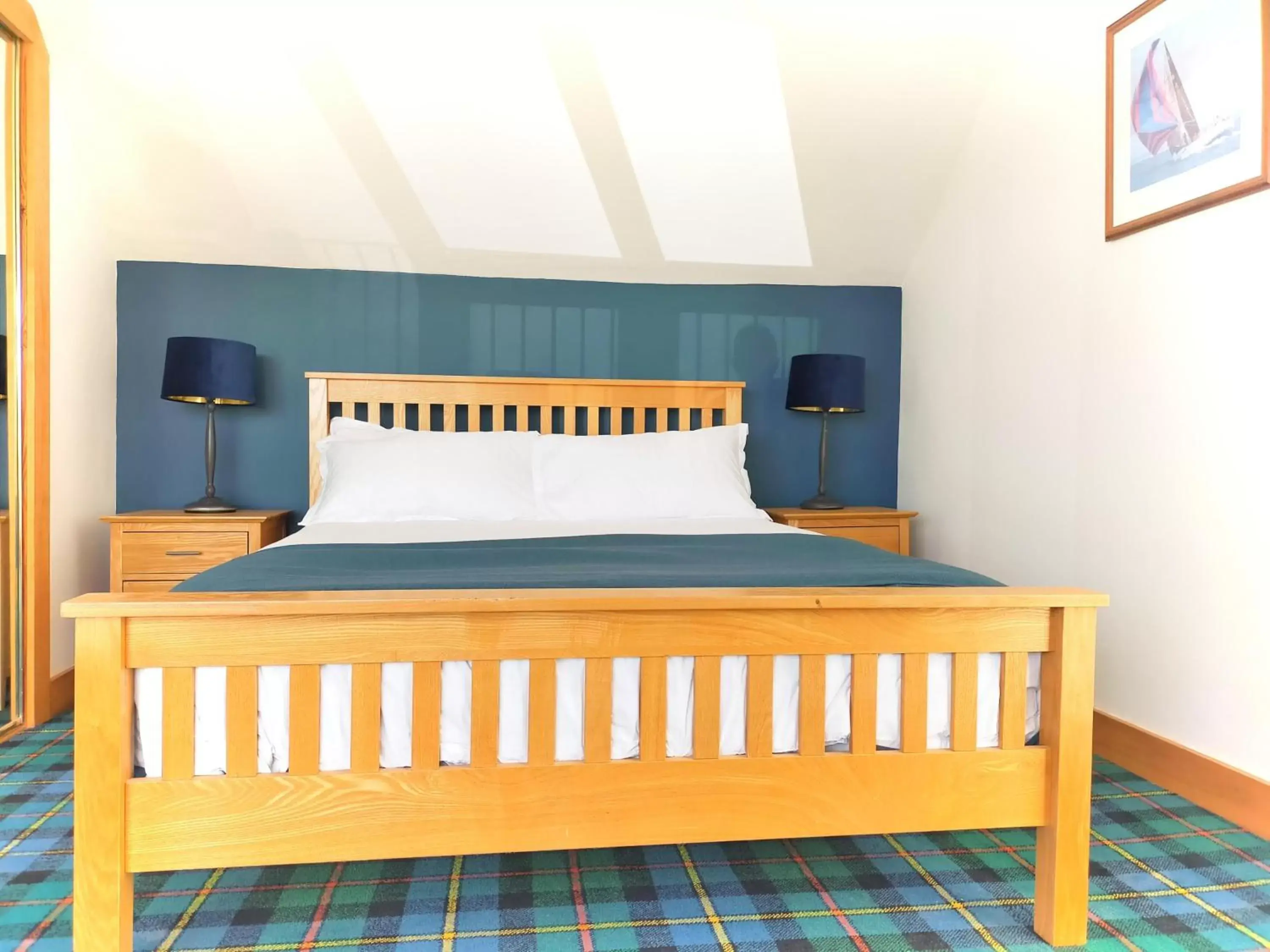Bedroom, Bed in Dunstaffnage Marina Suites and Lodges