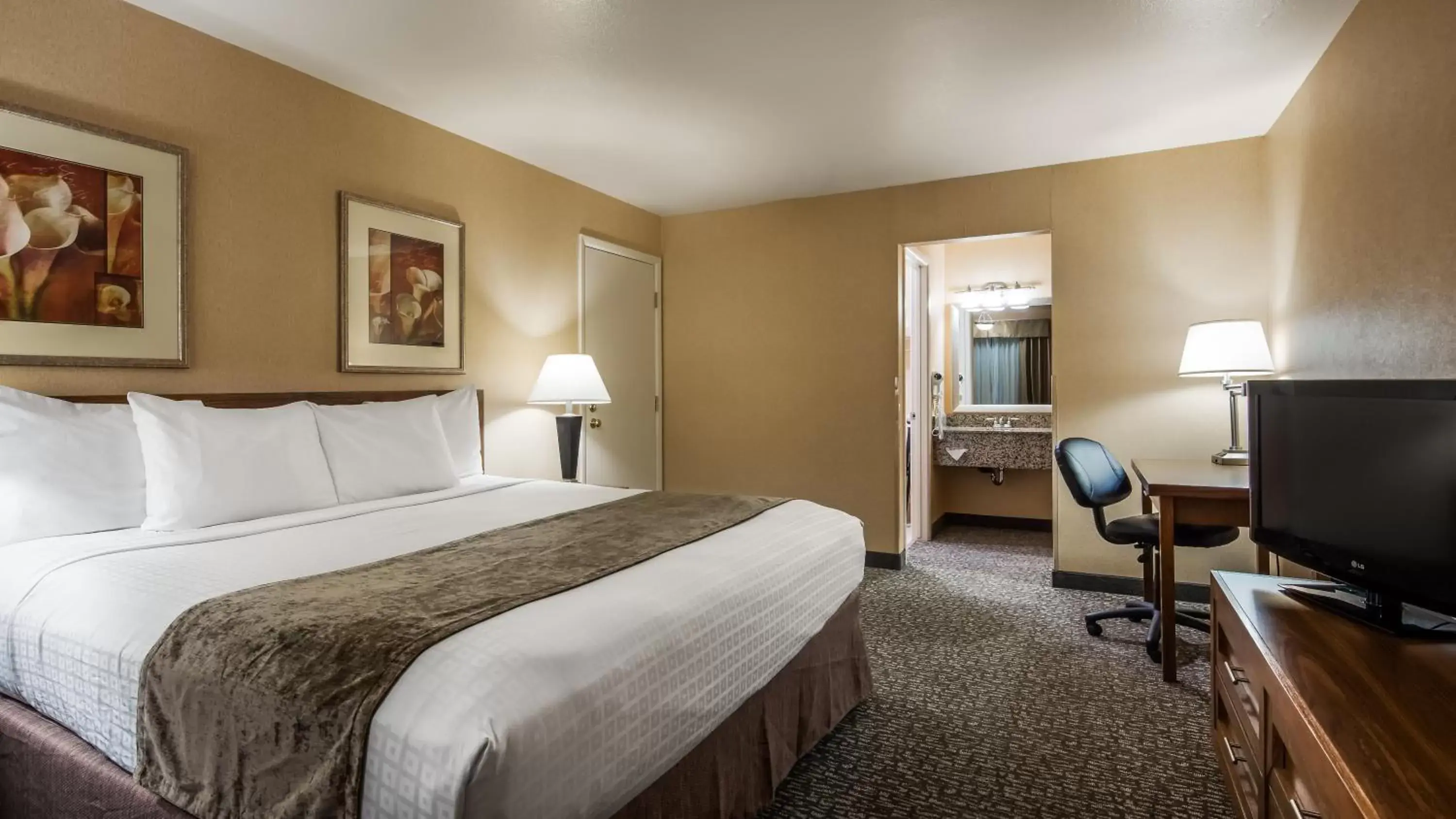 Bedroom, Bed in Best Western Grants Pass Inn
