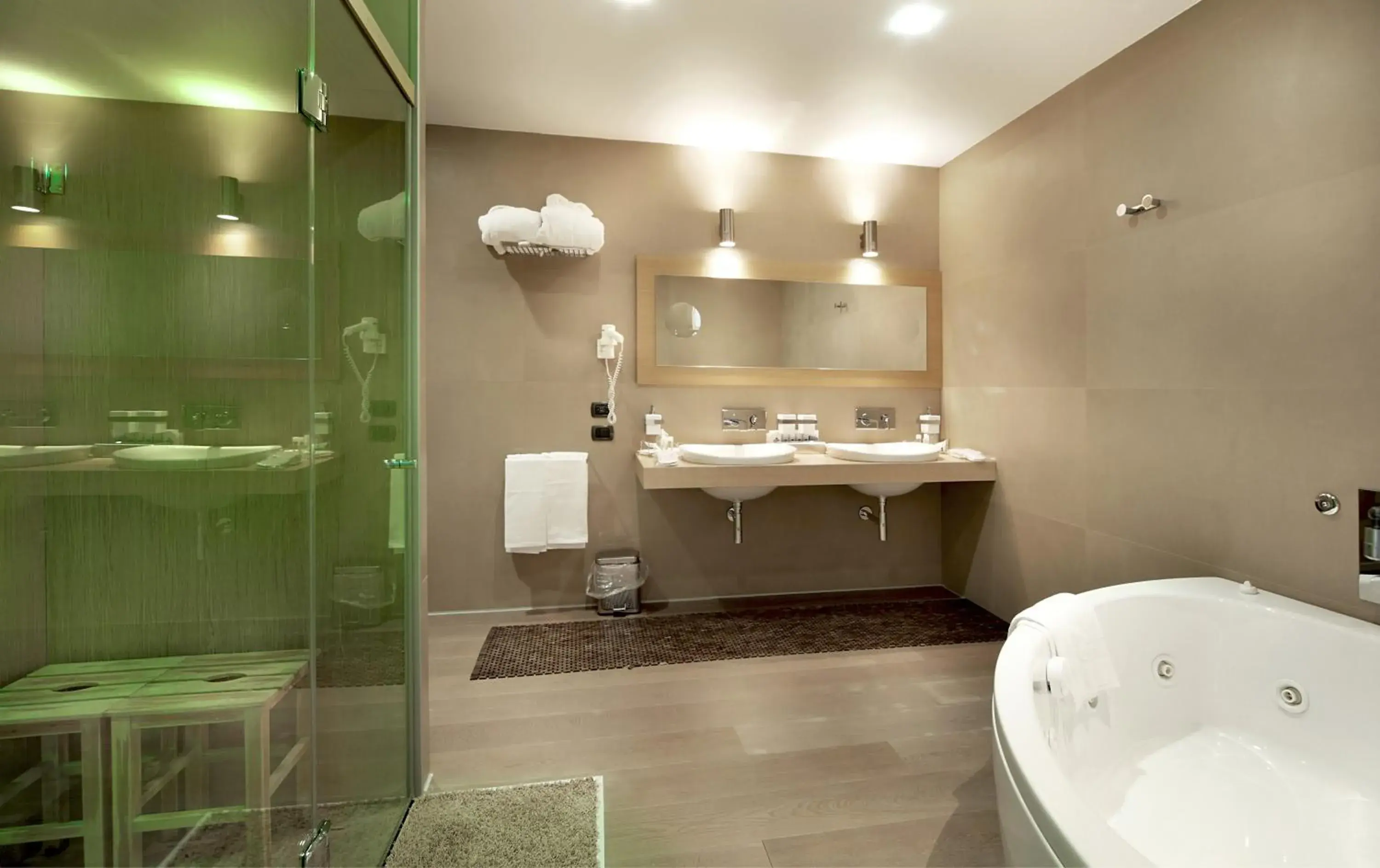 Bathroom in Mediterraneo Palace Hotel