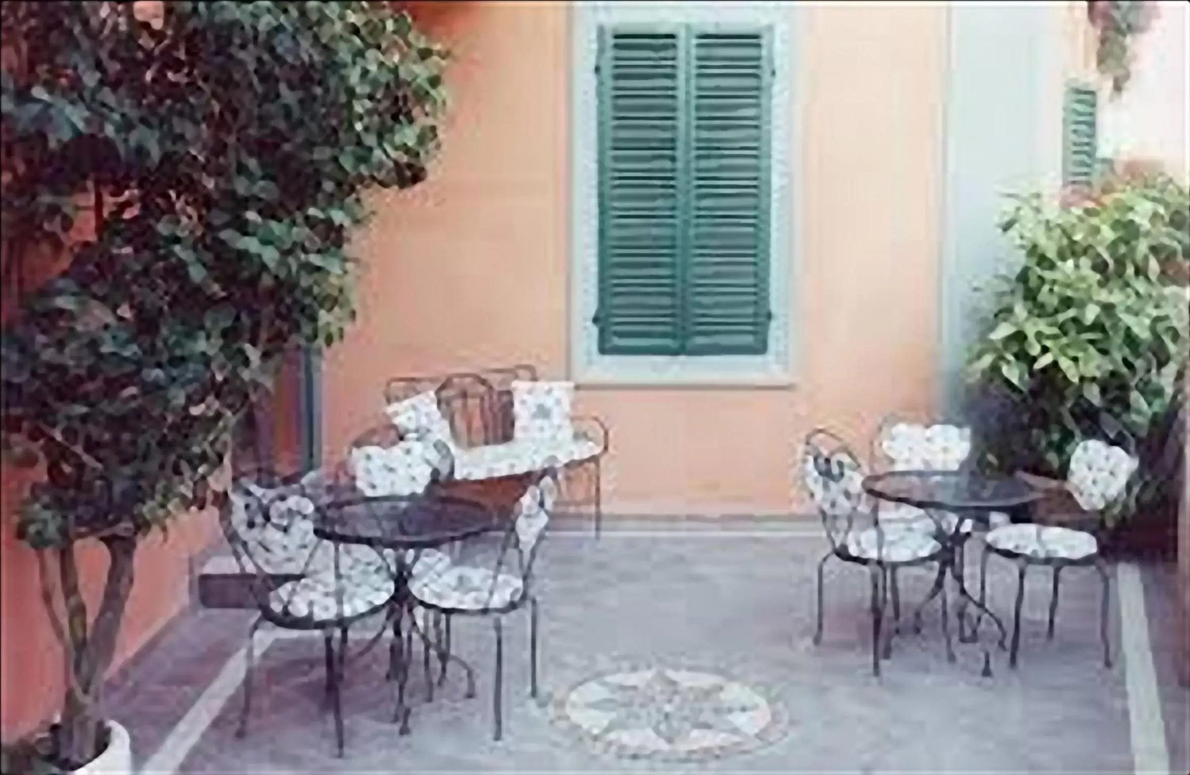 Decorative detail, Patio/Outdoor Area in Villa Piccola Siena