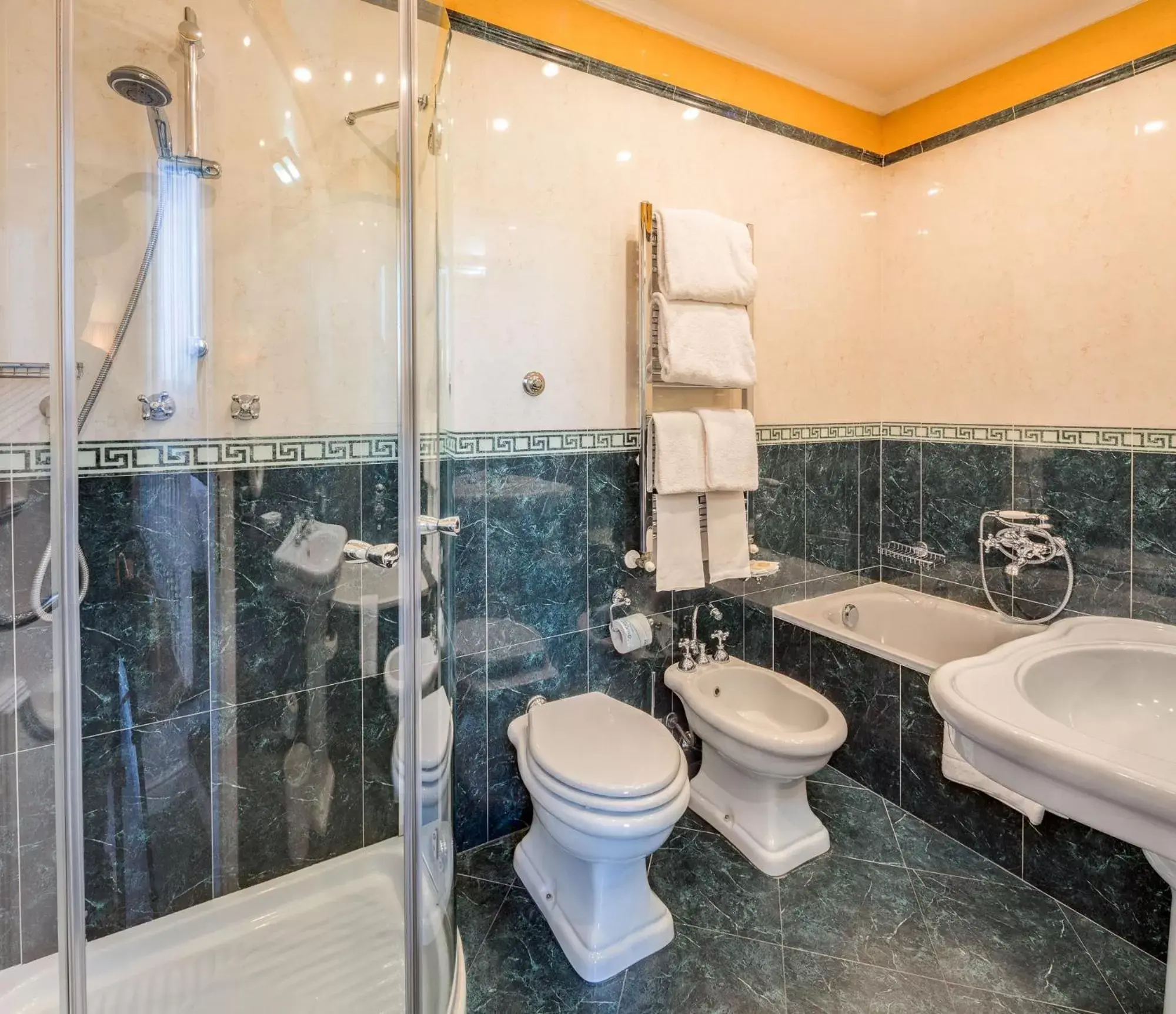 Shower, Bathroom in Hotel Roma