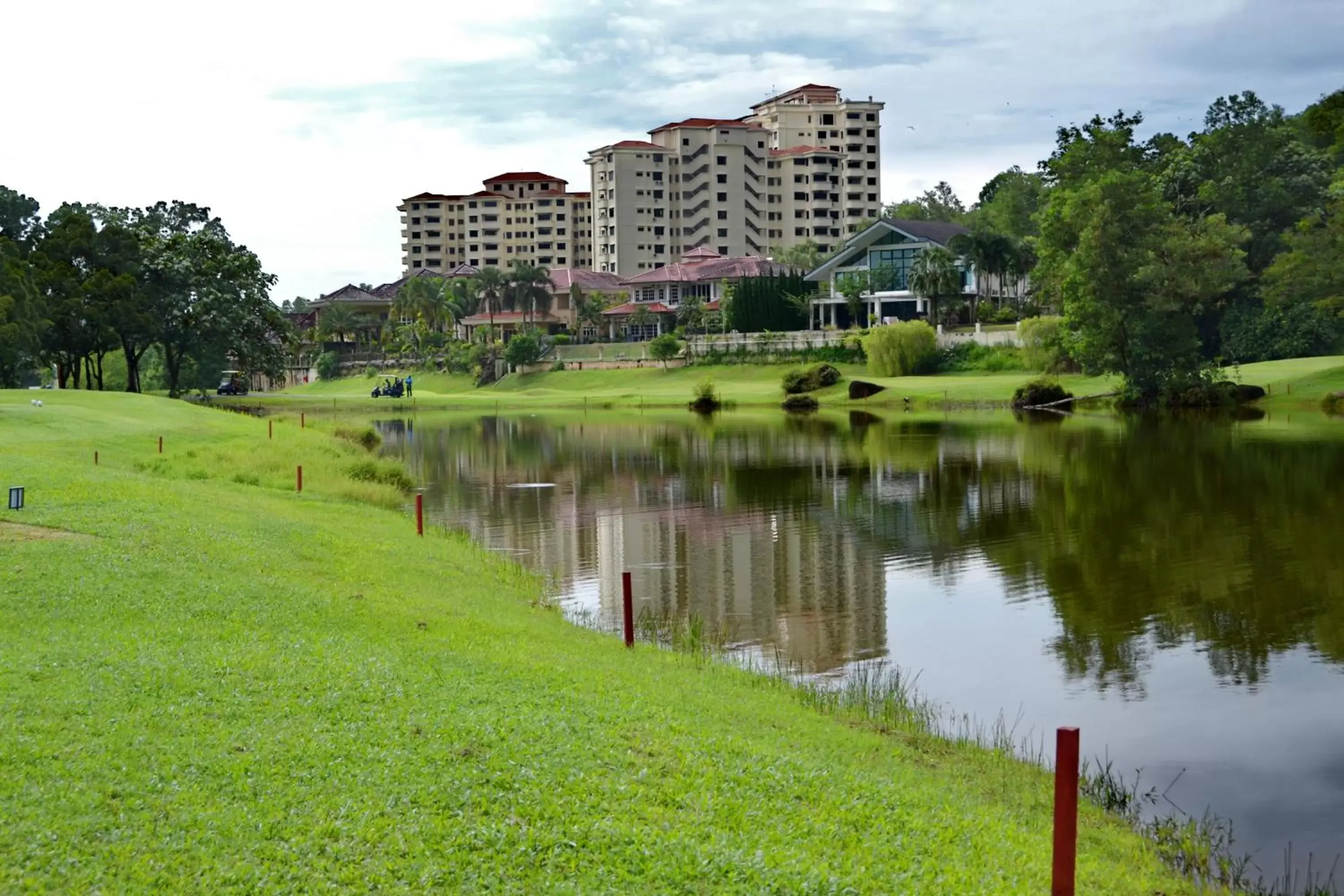 Golfcourse, Property Building in Meru Suites at Meru Valley Resort