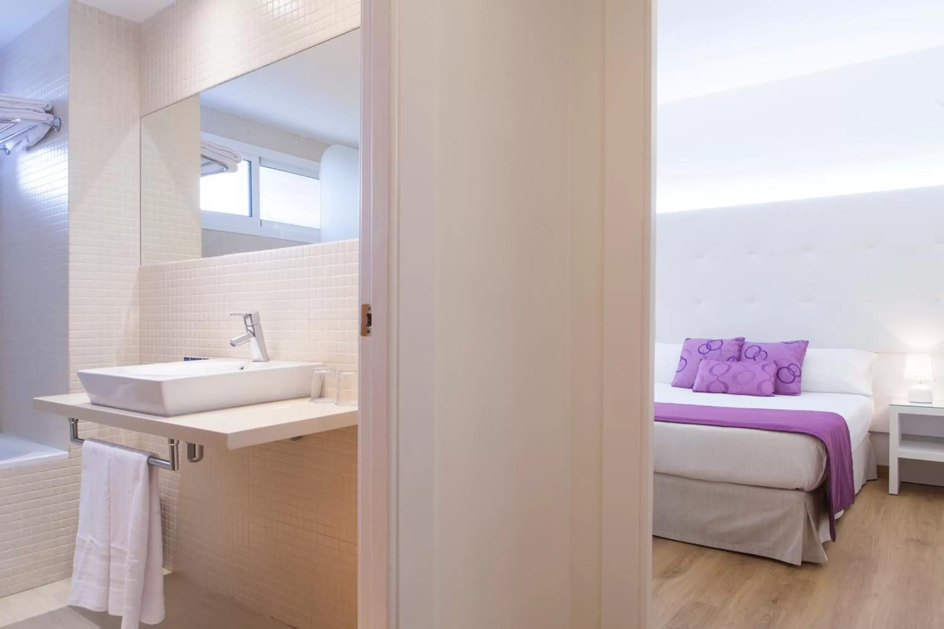 Bathroom in Hotel Albahia Alicante