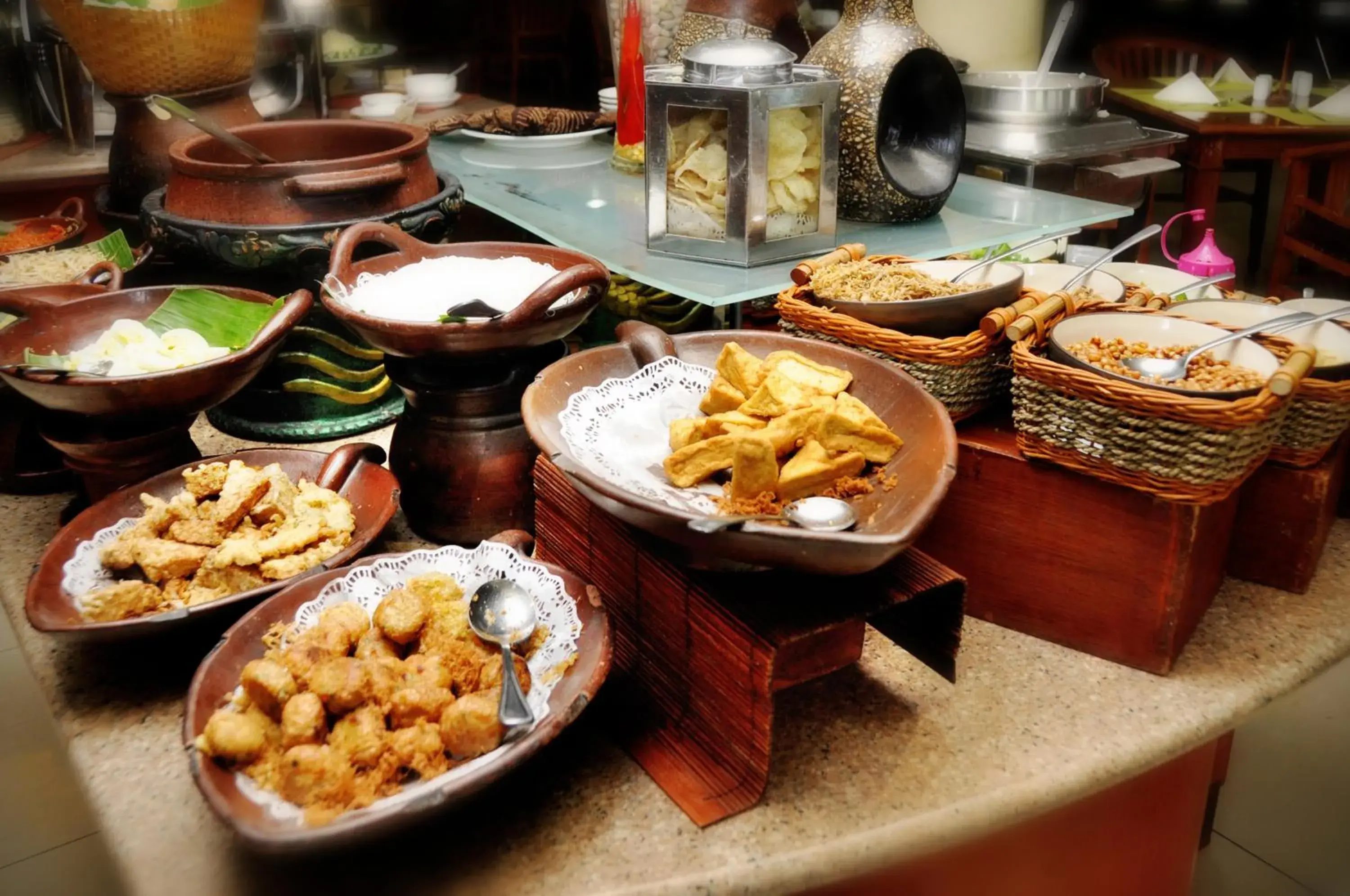 Food and drinks in Pandanaran Hotel