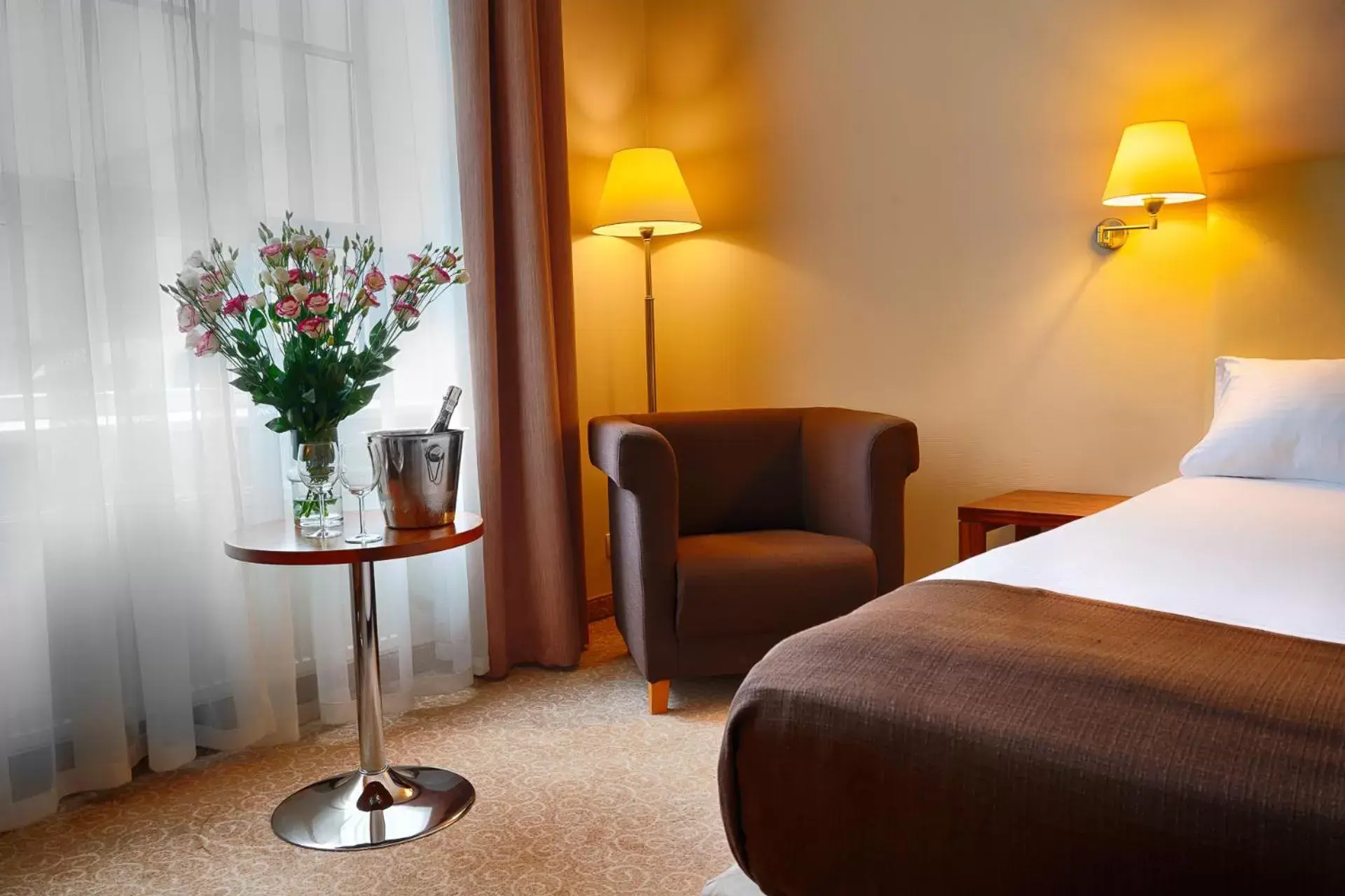 Photo of the whole room, Bed in Focus Hotel Łódź Photo of the whole room, Bed in Focus Hotel Łódź