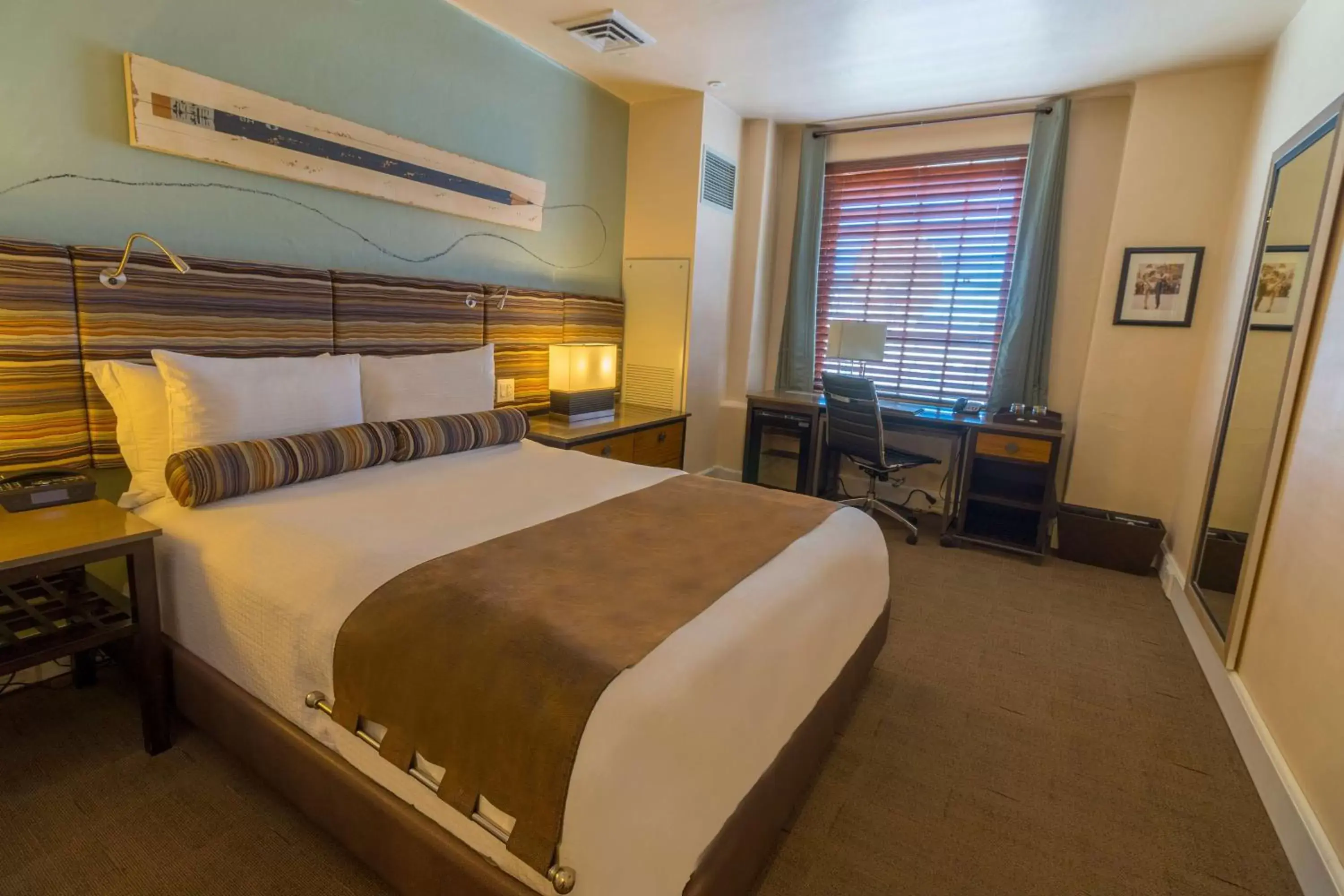 Bedroom in Hotel Andaluz Albuquerque, Curio Collection By Hilton